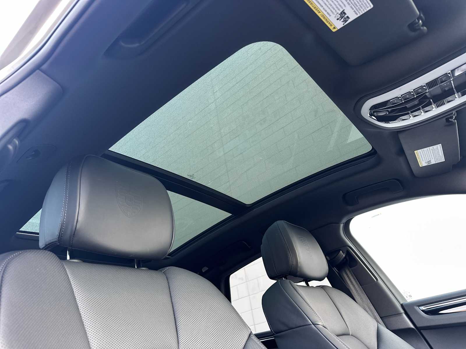 Thumbnail: 2026 Porsche Macan - 18