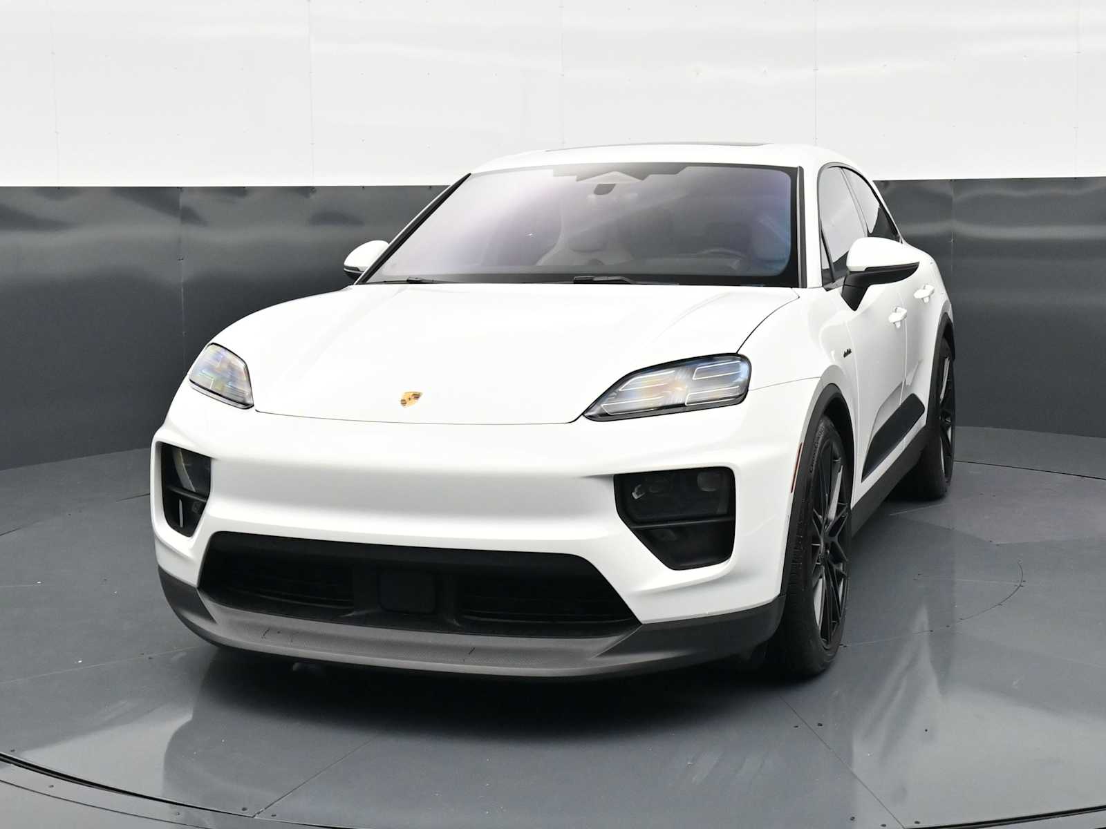 Thumbnail: 2025 Porsche Macan - 32