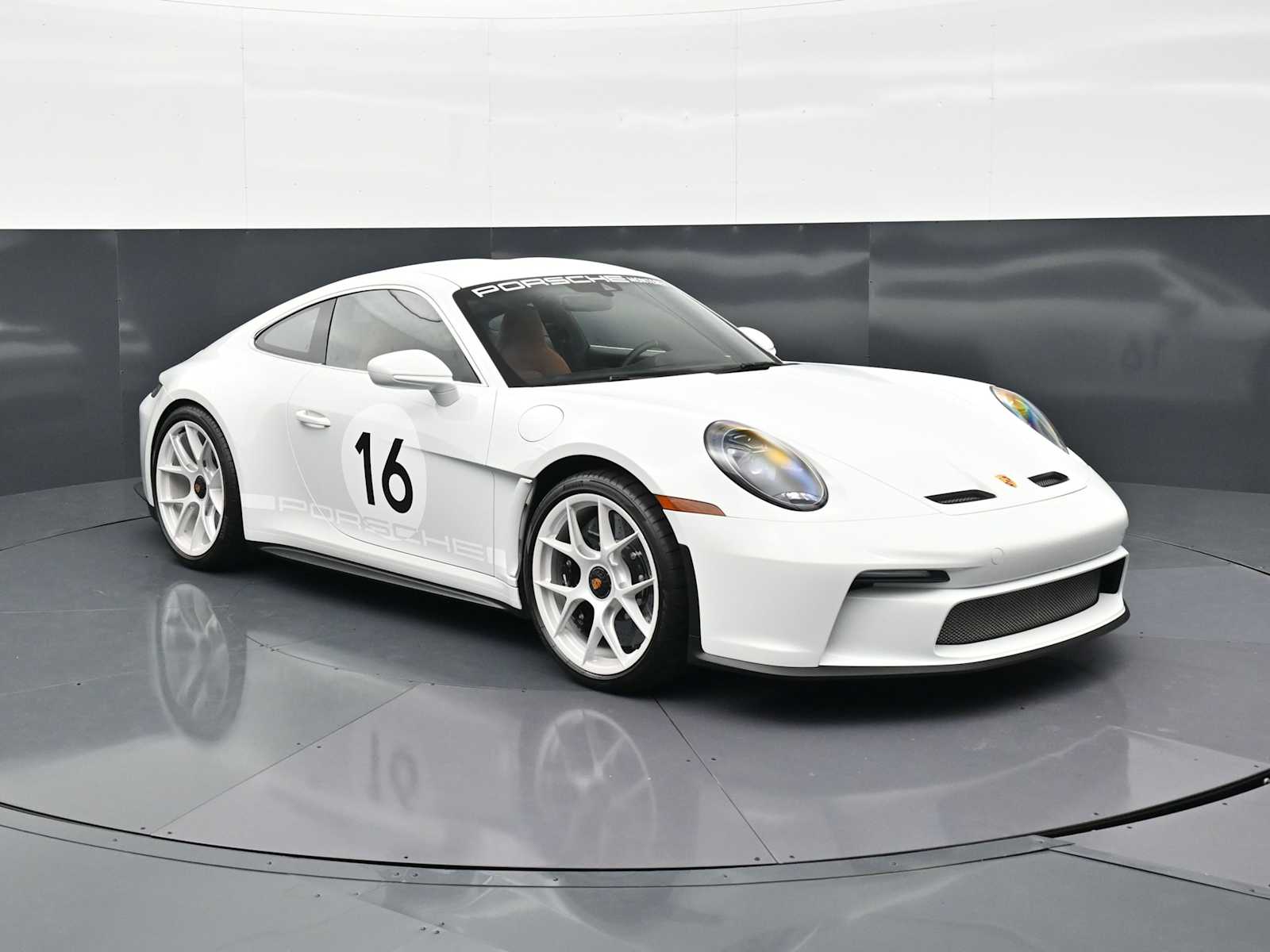 Thumbnail: 2024 Porsche 911 - 36