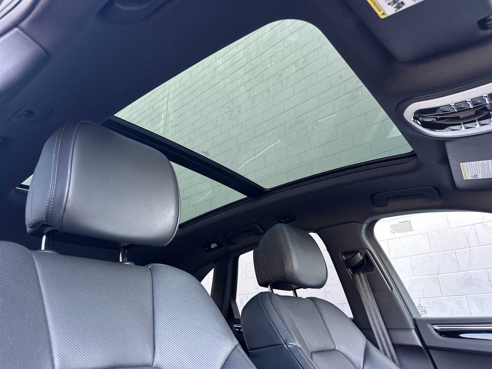 Thumbnail: 2025 Porsche Macan - 18