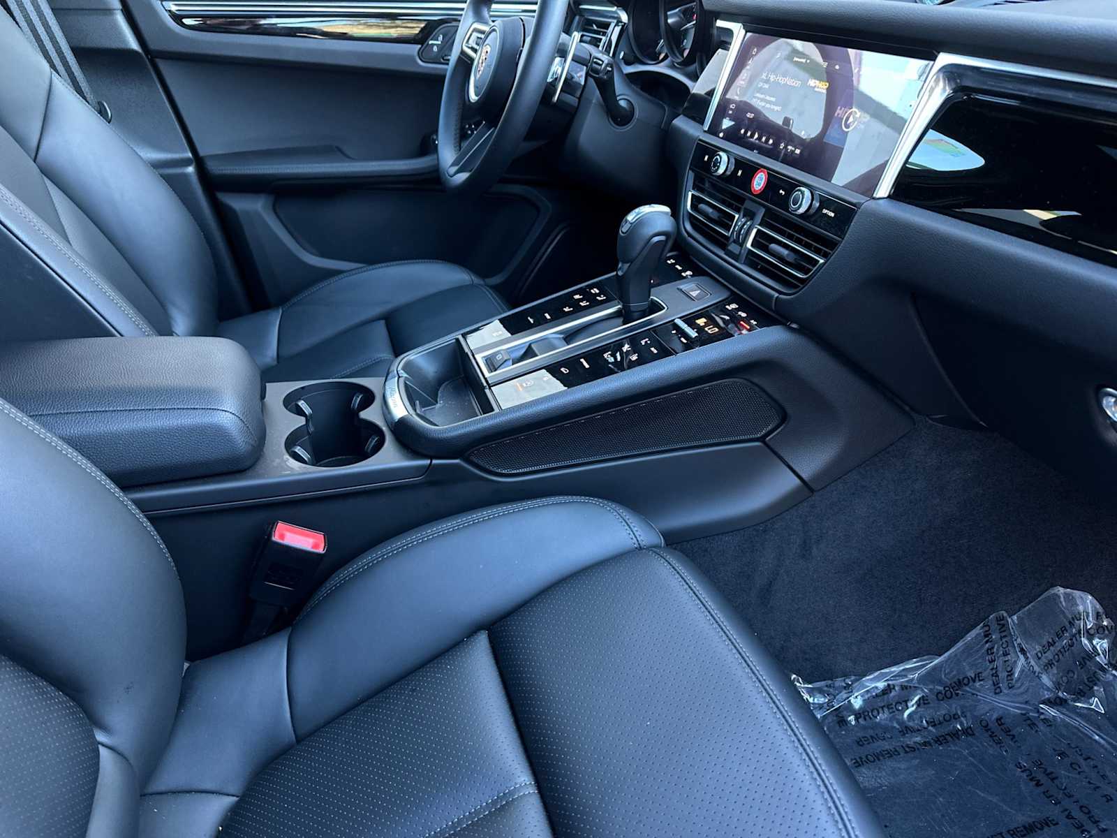 Thumbnail: 2024 Porsche Macan - 17