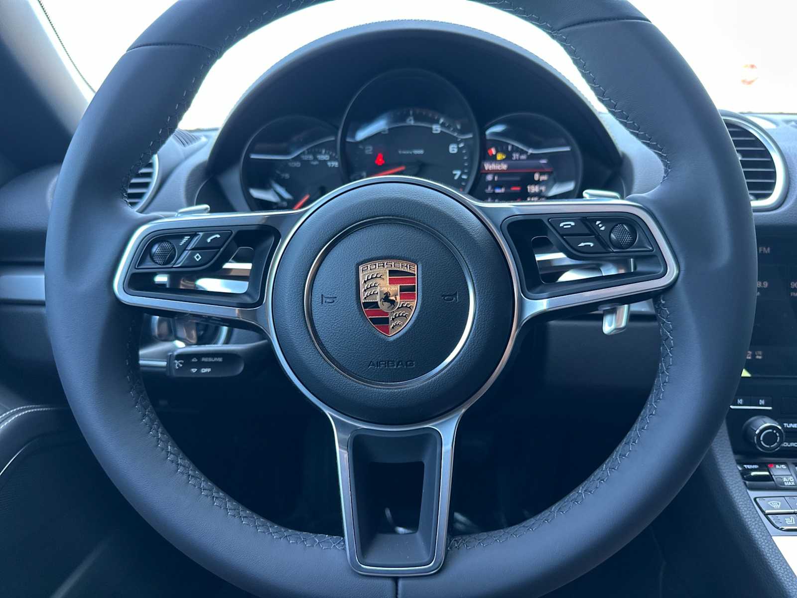 Thumbnail: 2025 Porsche 718 Boxster - 24