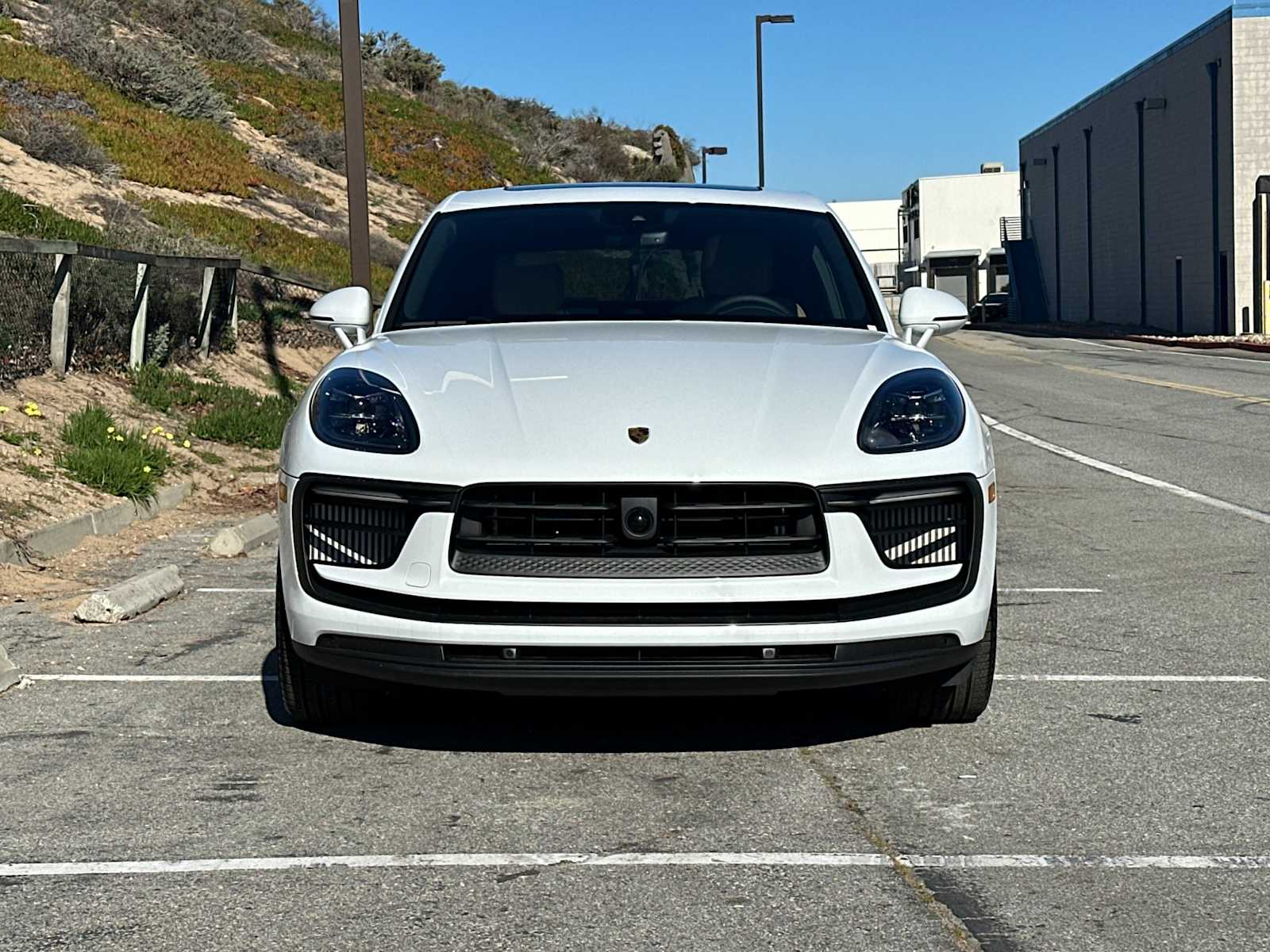 Thumbnail: 2026 Porsche Macan - 11