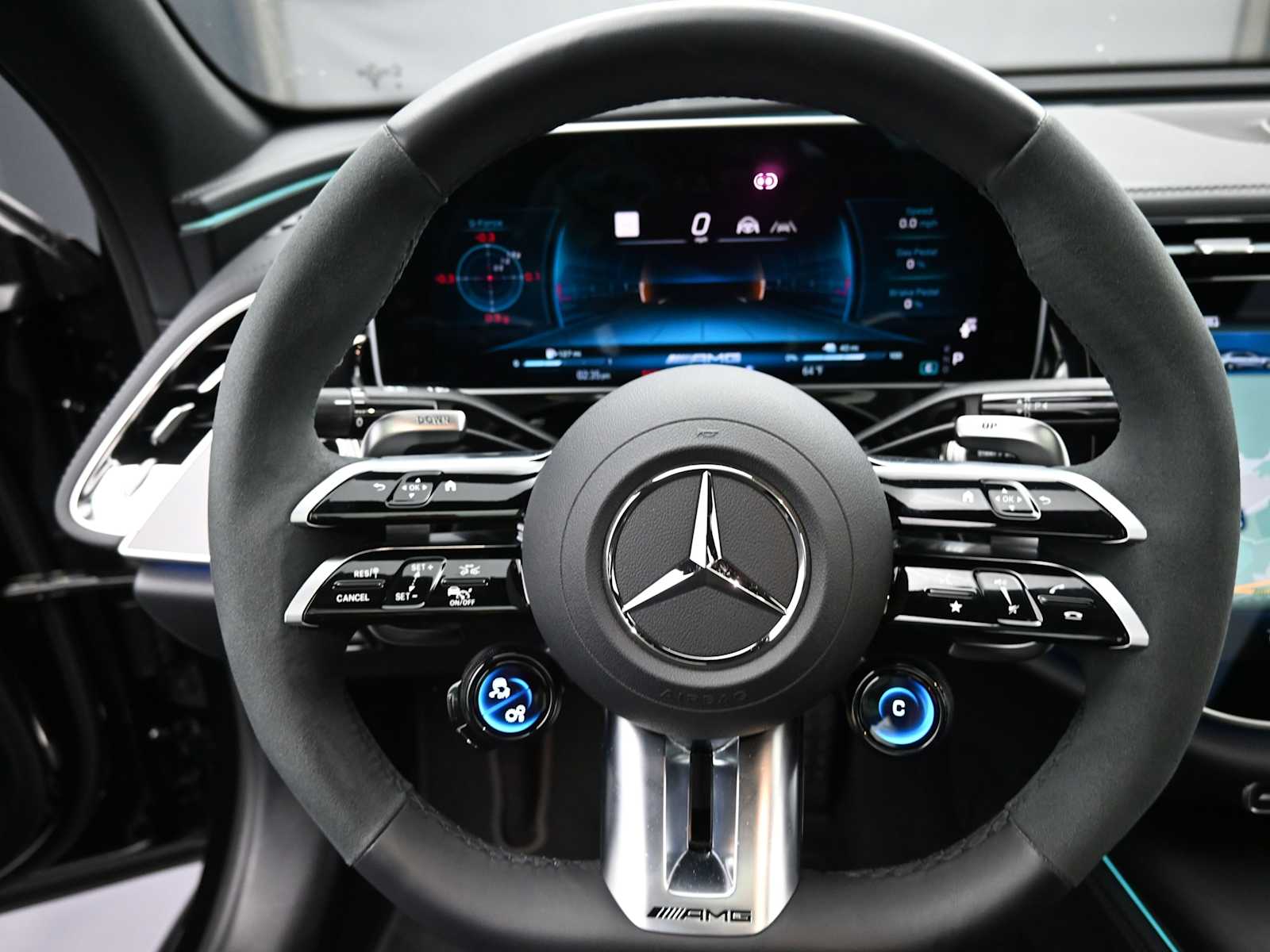 Thumbnail: 2025 Mercedes-Benz E-Class - 8