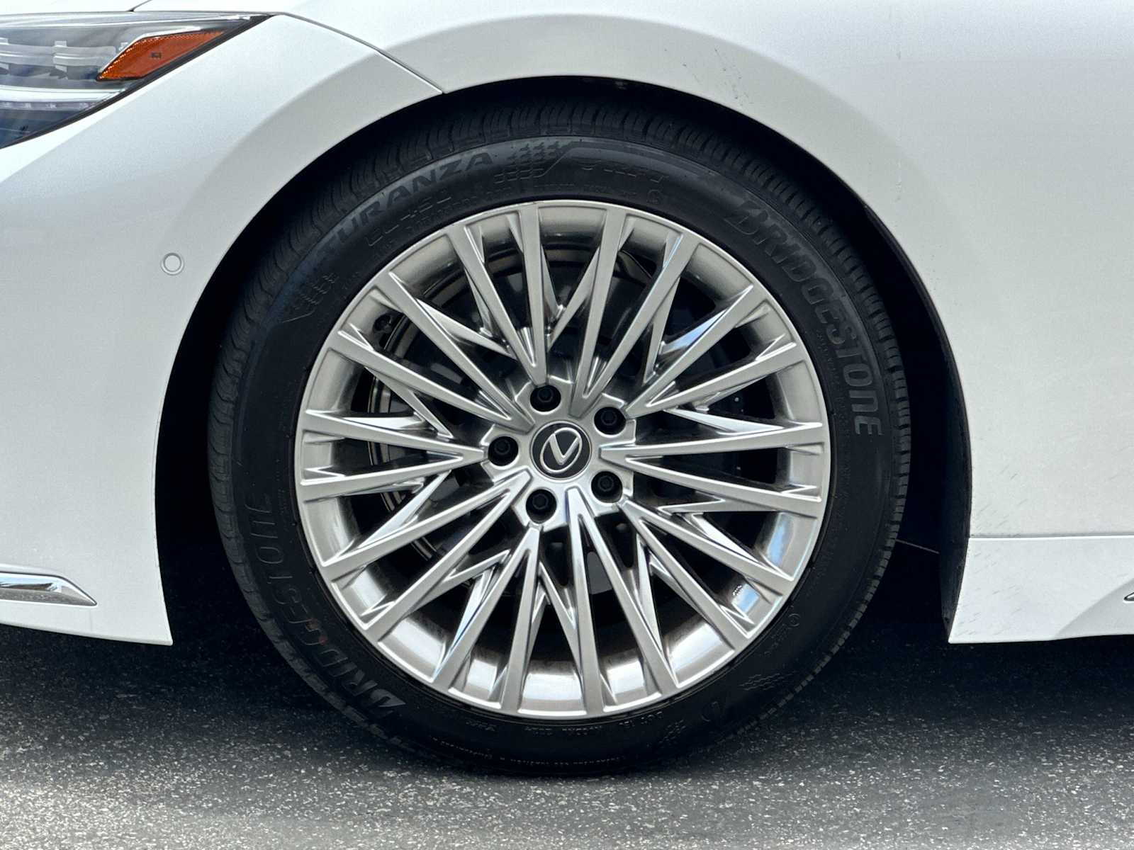 Thumbnail: 2024 Lexus LS - 24