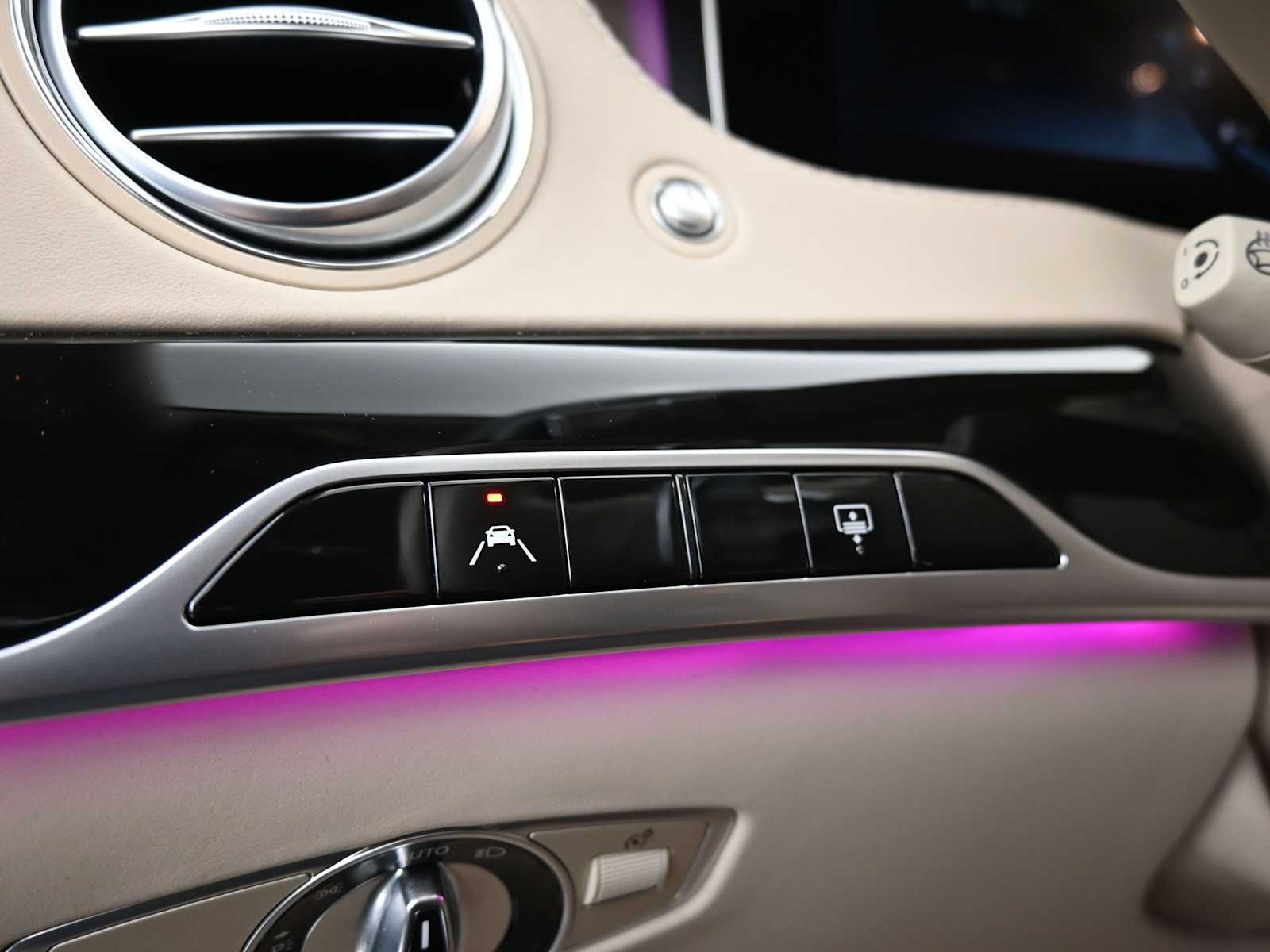 Thumbnail: 2018 Mercedes-Benz S-Class - 20