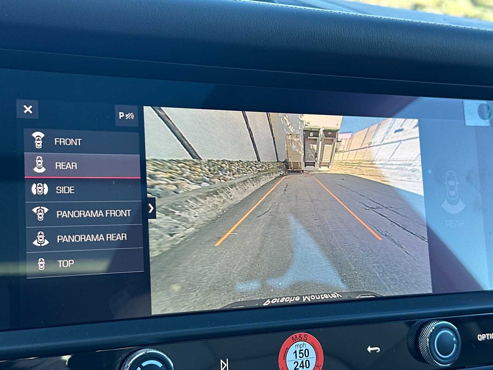 Thumbnail: 2026 Porsche Macan - 21