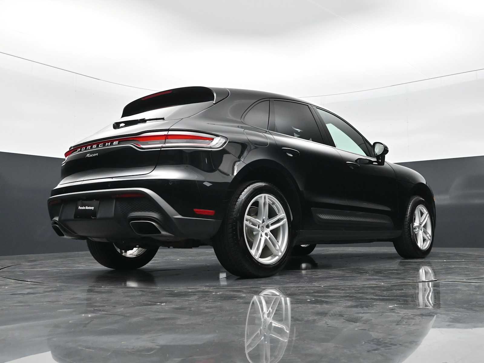 Thumbnail: 2024 Porsche Macan - 38