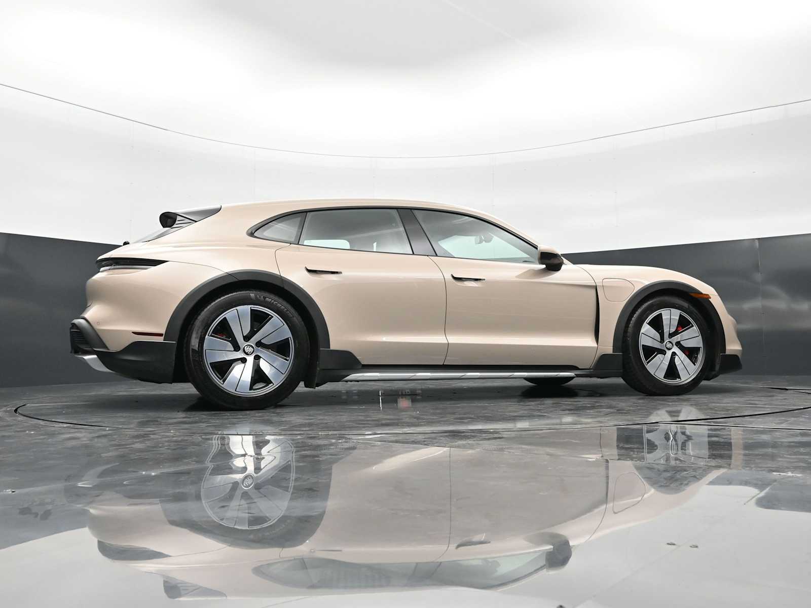 Thumbnail: 2023 Porsche Taycan - 48