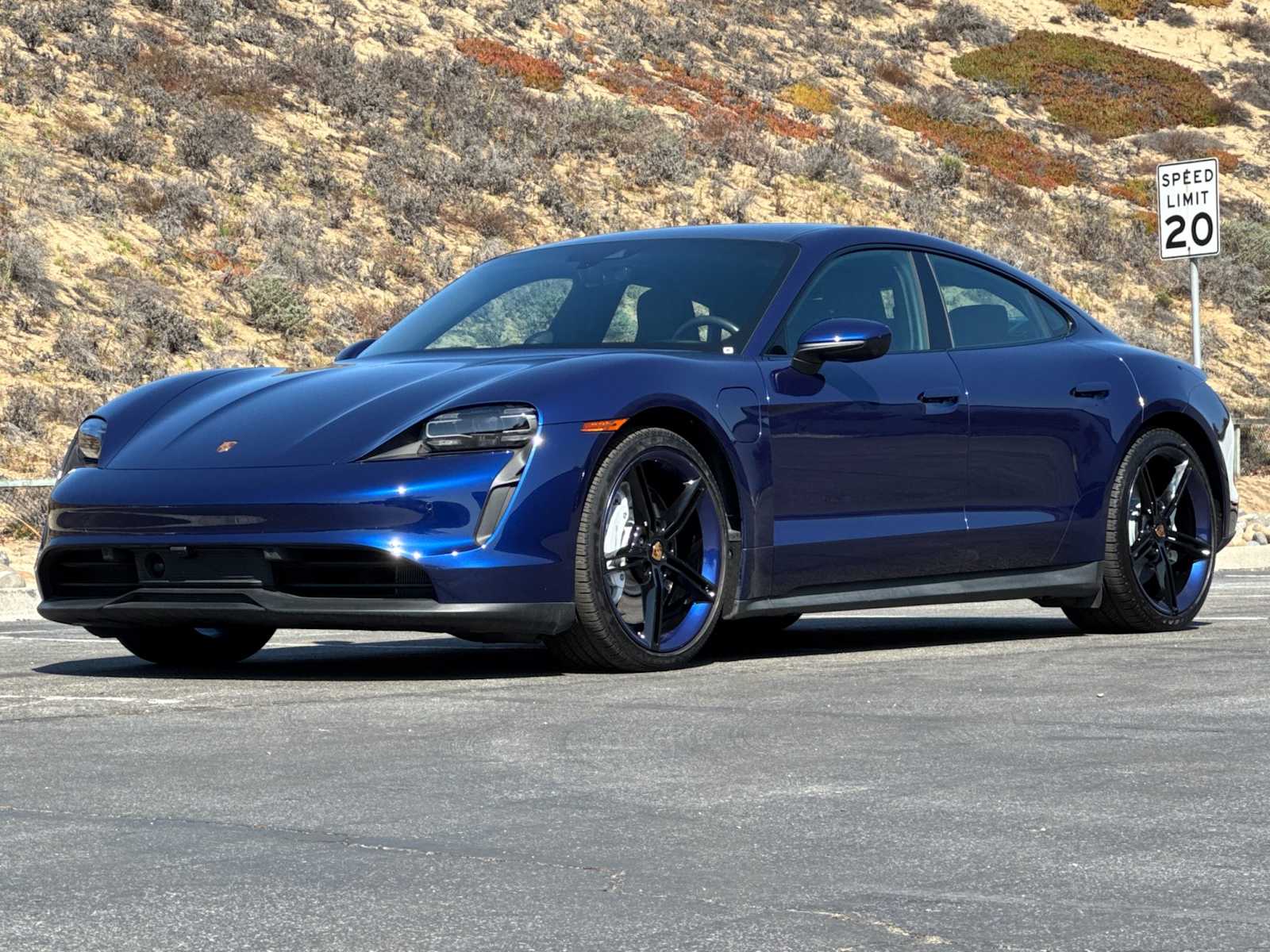 Thumbnail: 2022 Porsche Taycan - 1