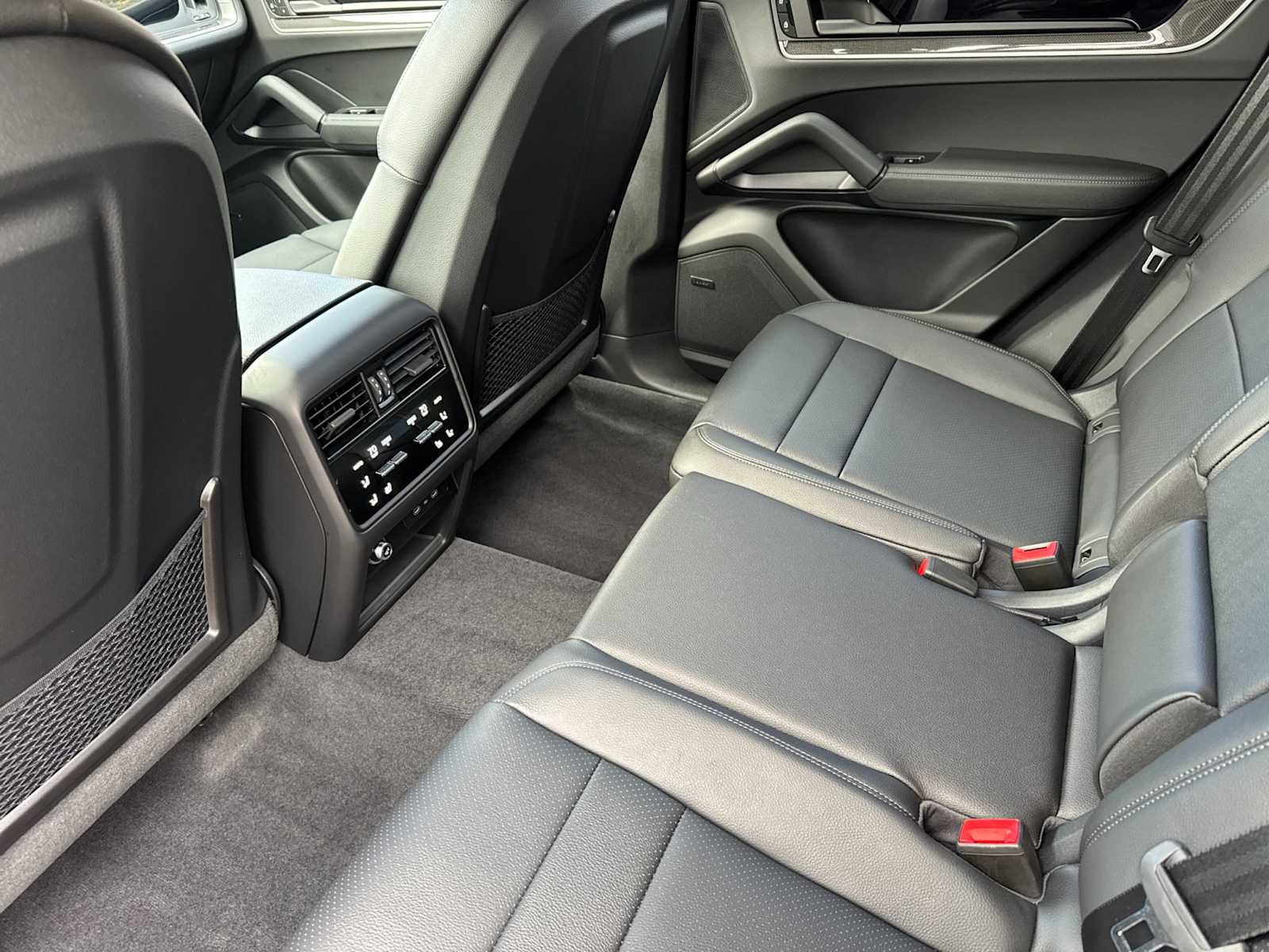 Thumbnail: 2026 Porsche Cayenne - 14