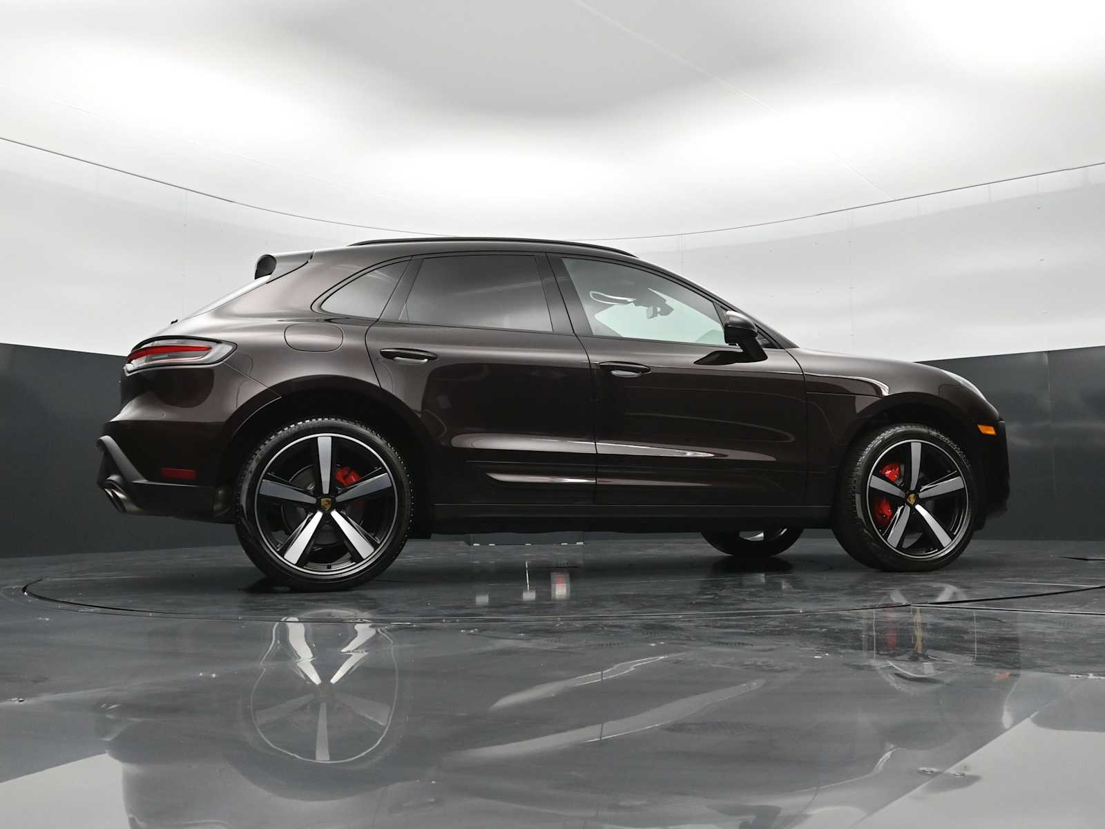 Thumbnail: 2026 Porsche Macan - 43