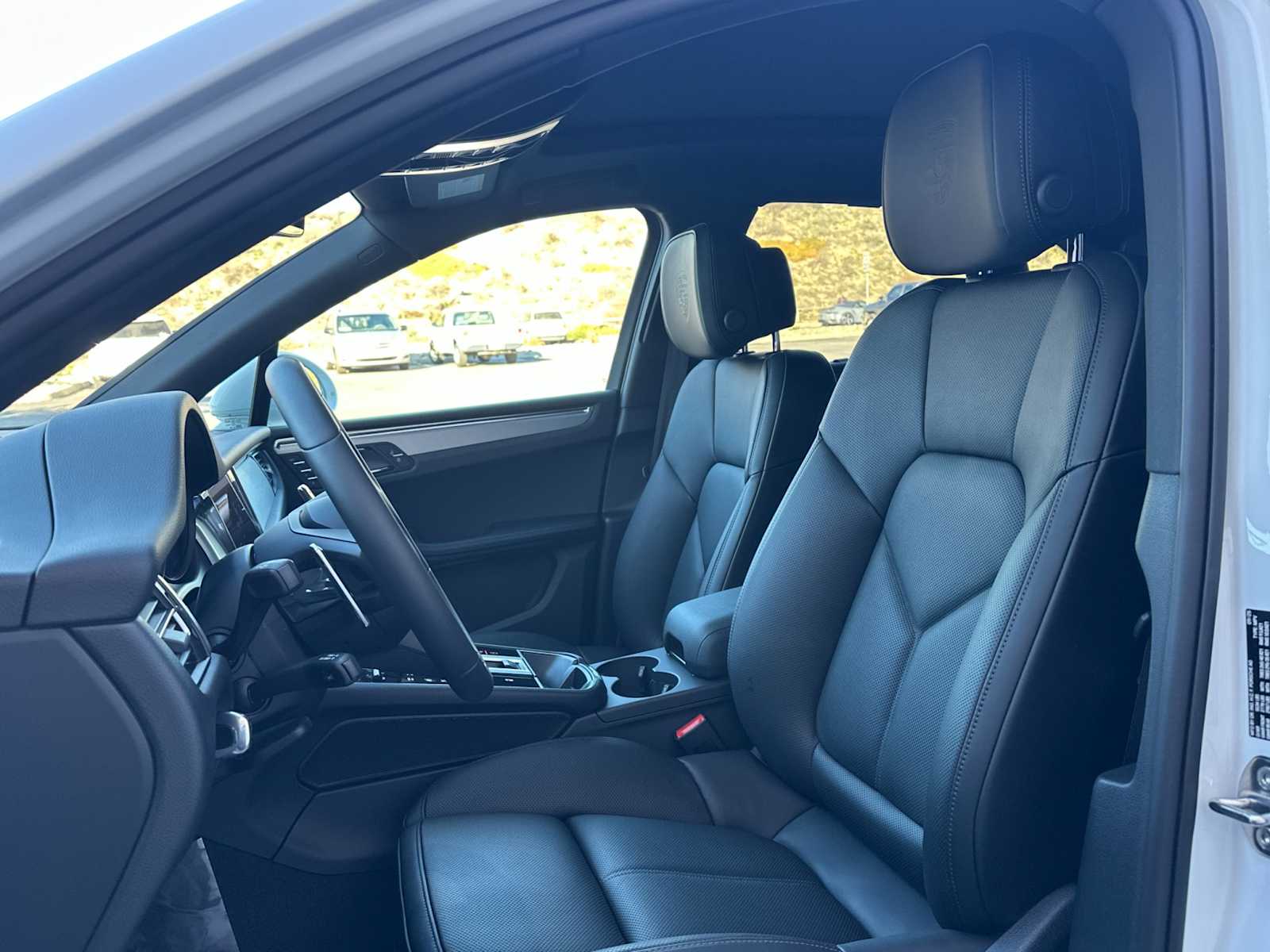 Thumbnail: 2026 Porsche Macan - 5