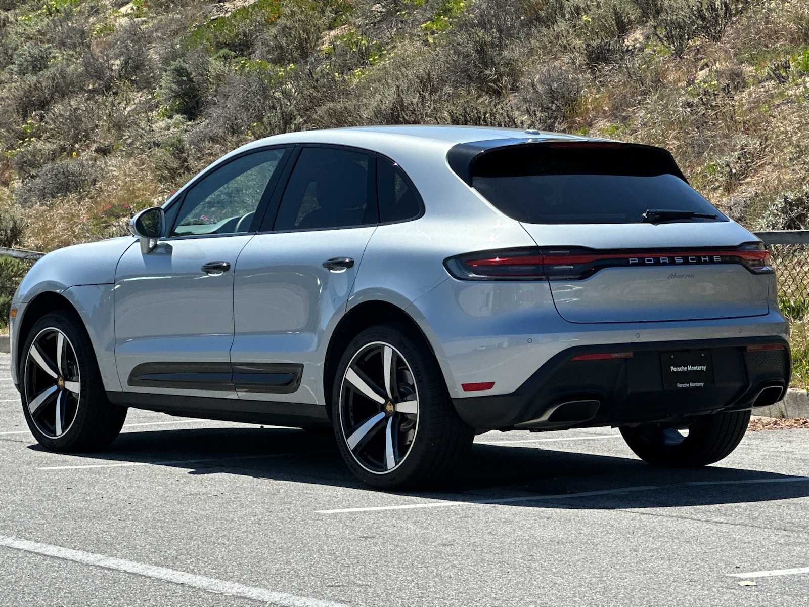 Thumbnail: 2024 Porsche Macan - 3