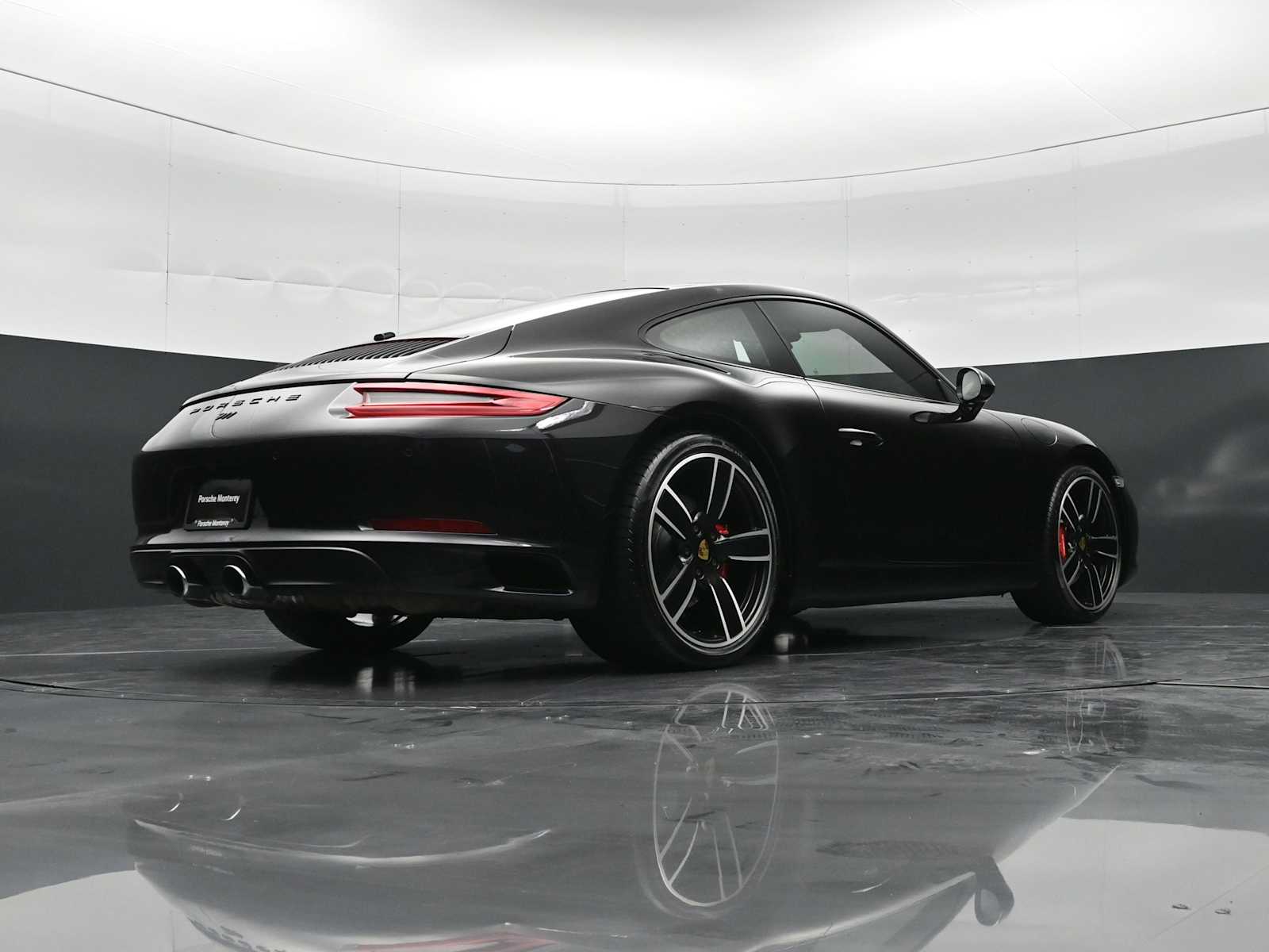 Thumbnail: 2018 Porsche 911 - 39