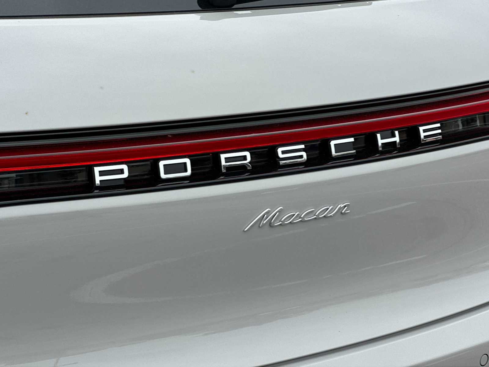 Thumbnail: 2025 Porsche Macan - 25