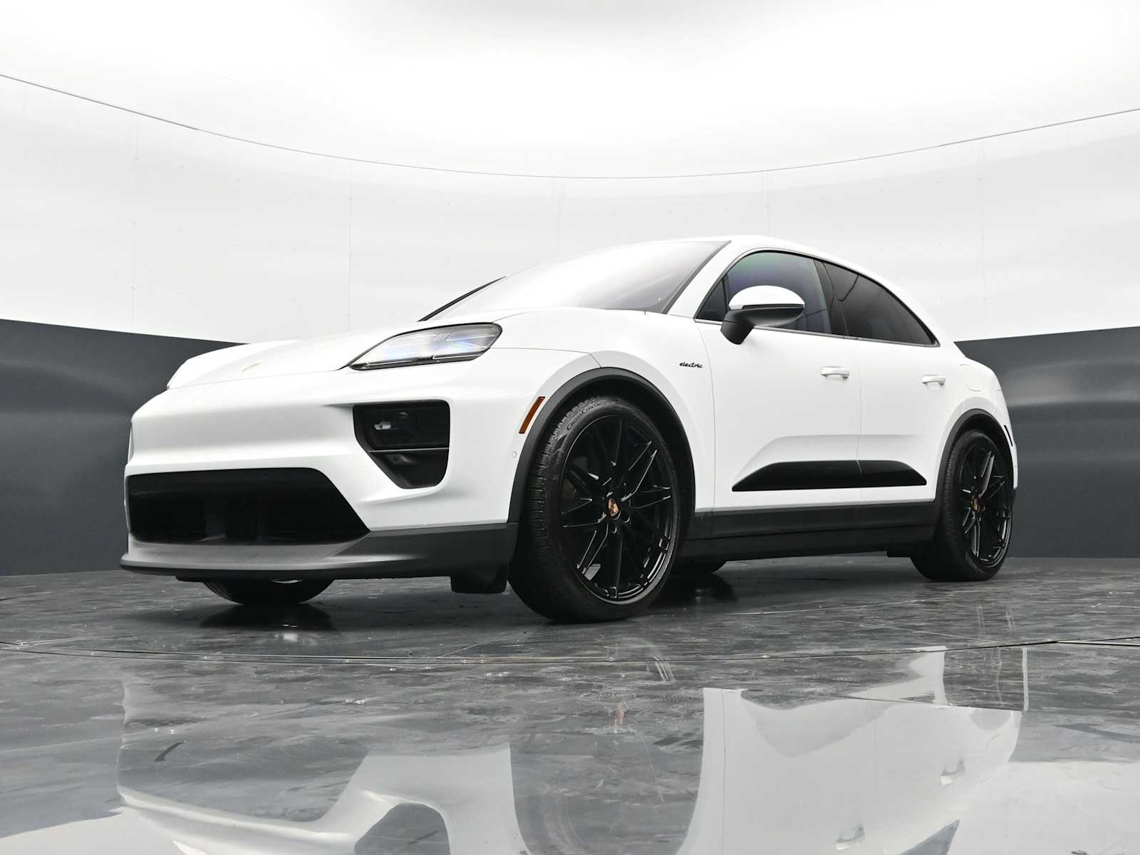 Thumbnail: 2025 Porsche Macan - 41