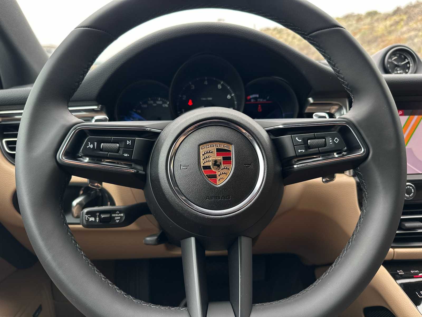 Thumbnail: 2025 Porsche Macan - 22