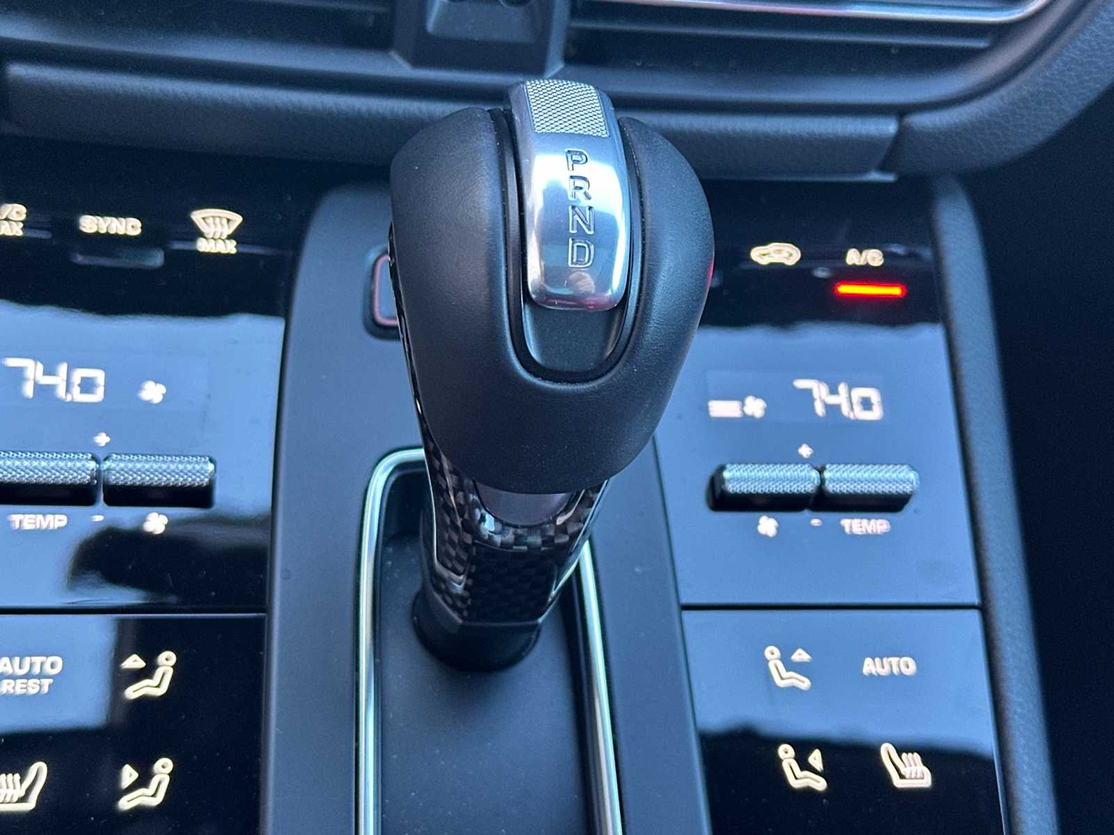 Thumbnail: 2025 Porsche Macan - 23