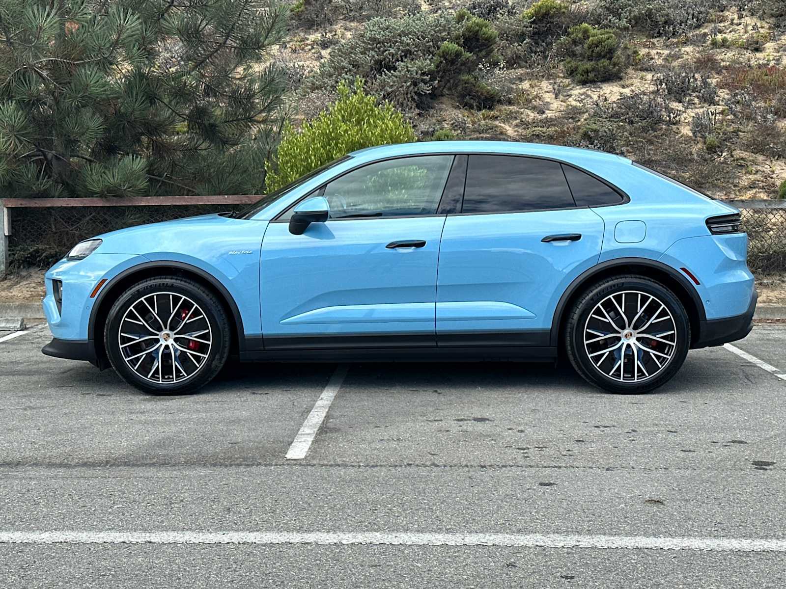 Thumbnail: 2025 Porsche Macan - 2