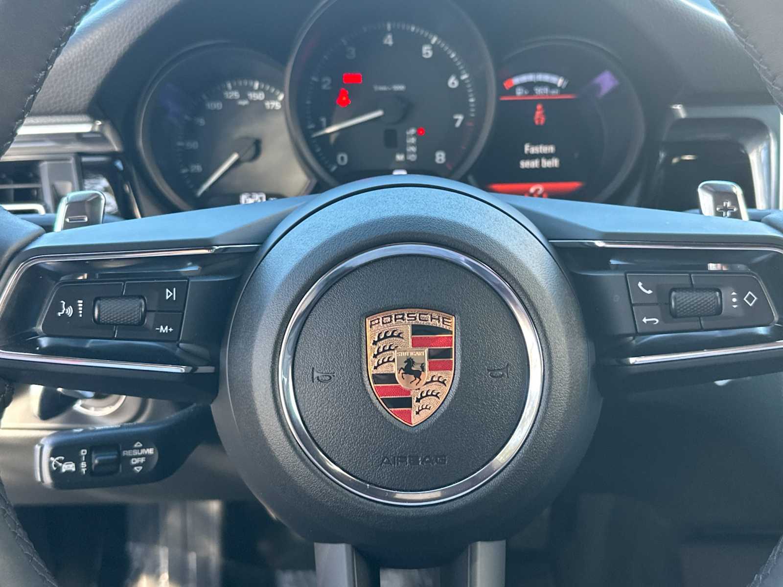 Thumbnail: 2025 Porsche Macan - 25