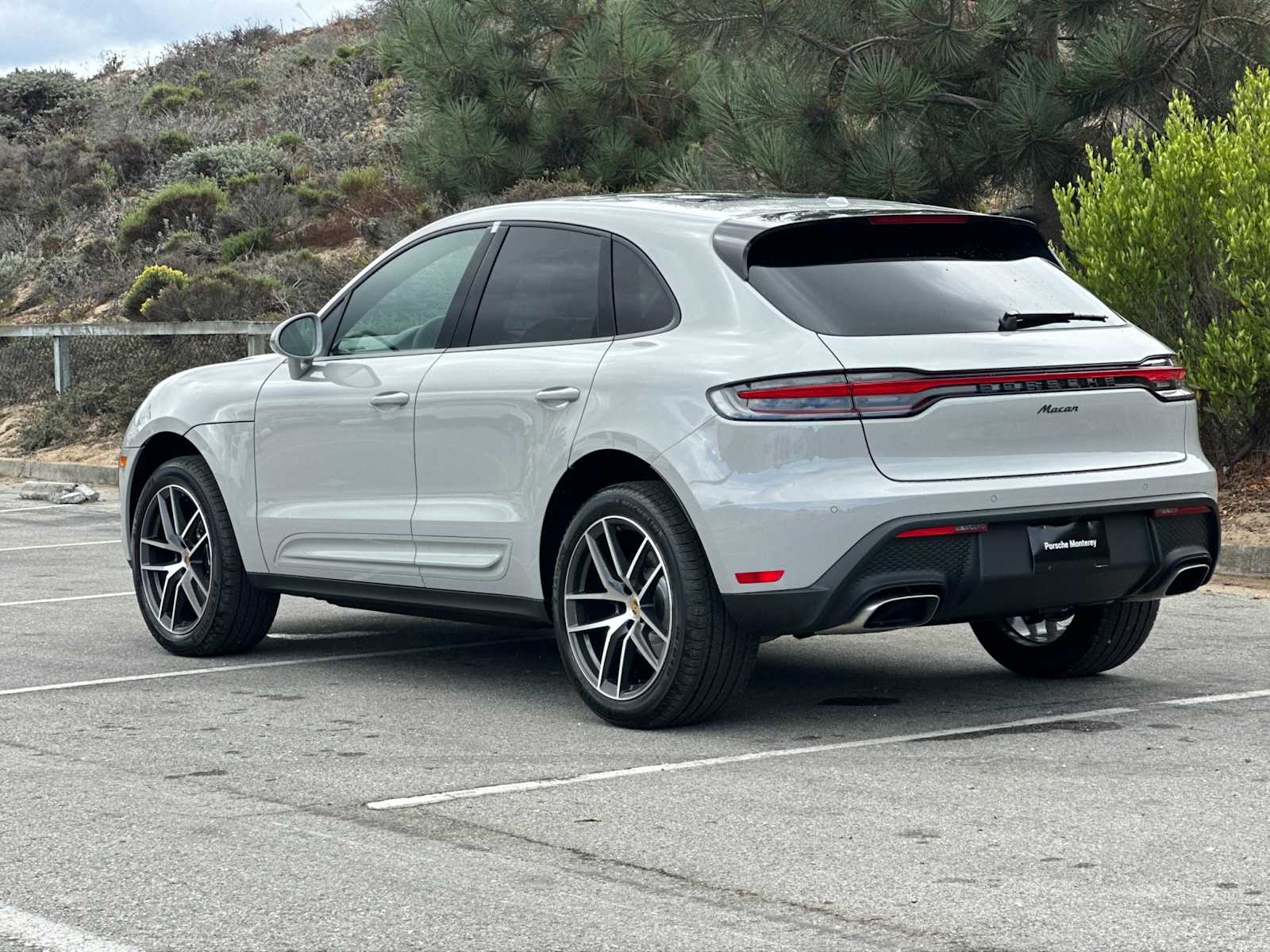 Thumbnail: 2026 Porsche Macan - 3