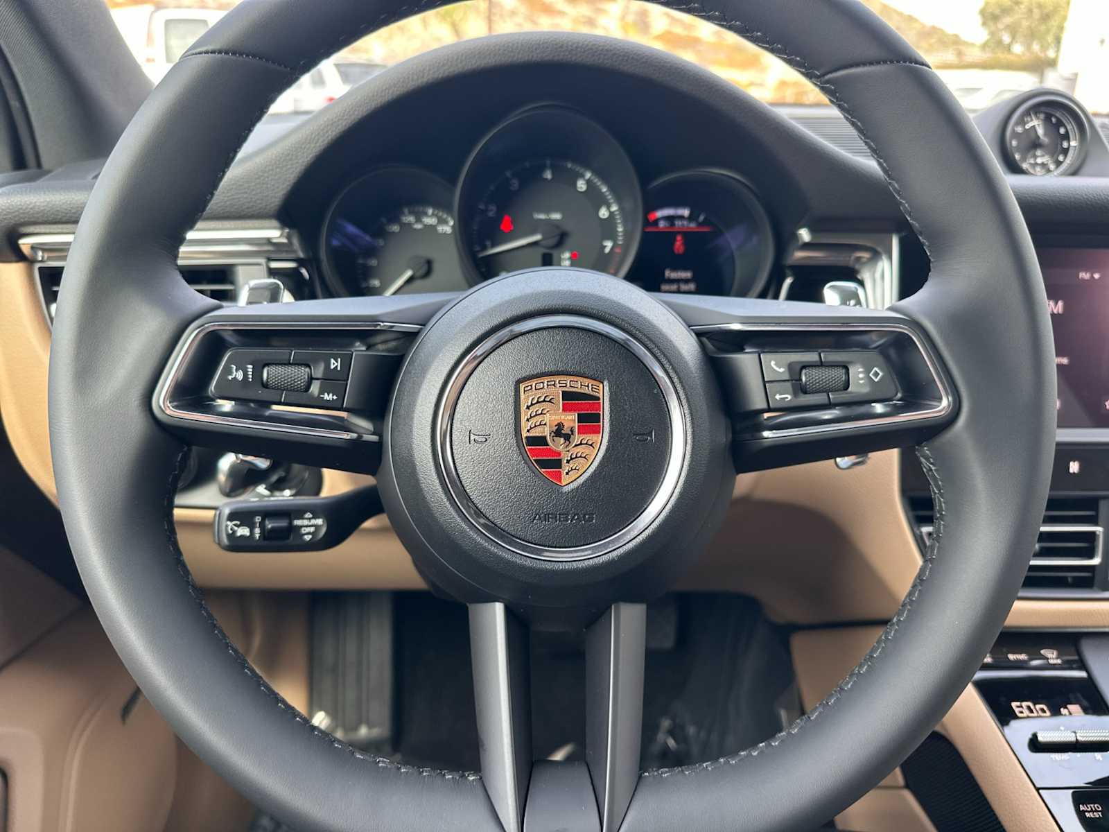 Thumbnail: 2026 Porsche Macan - 23