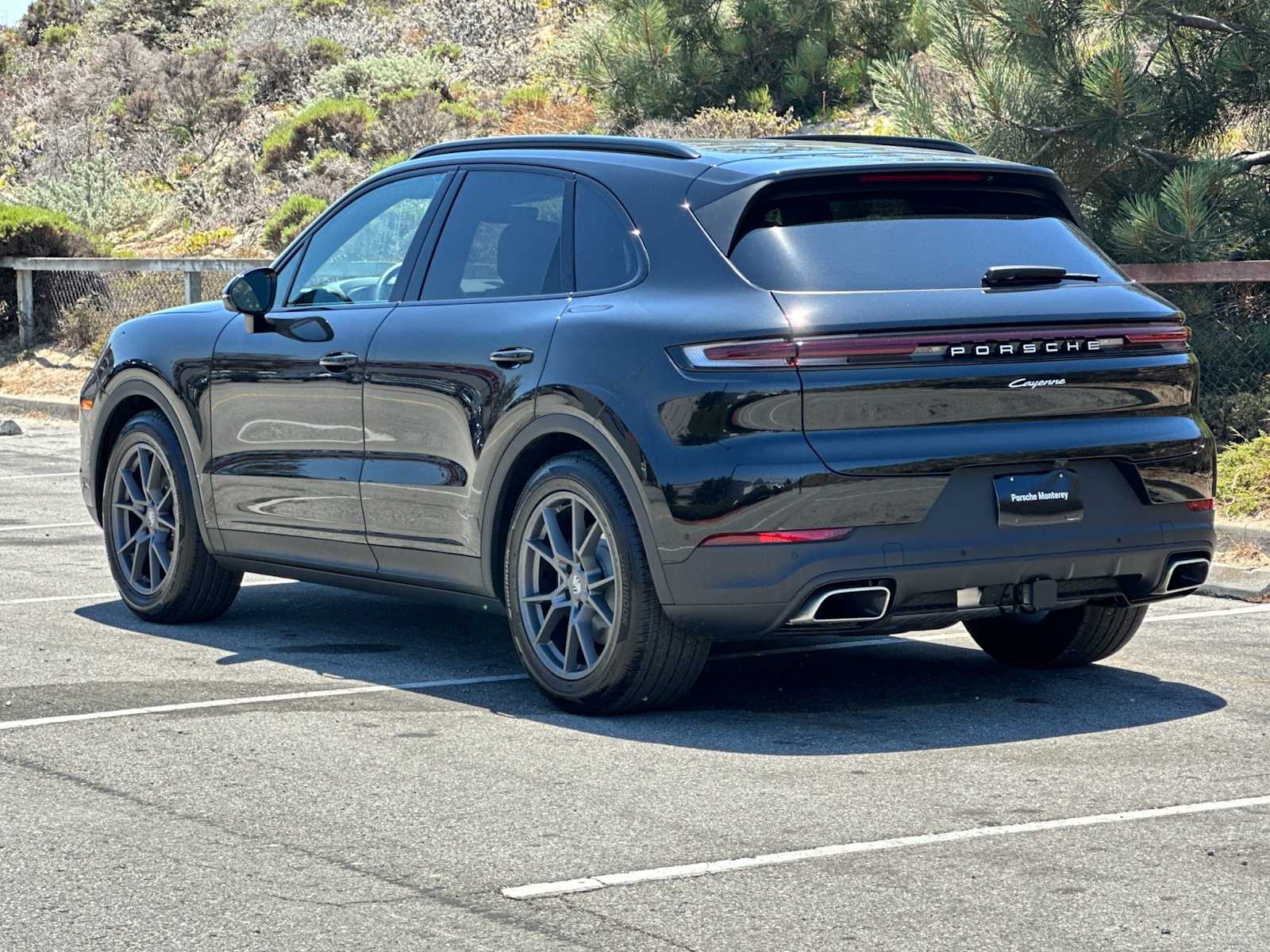 2025 Porsche Cayenne photo 3