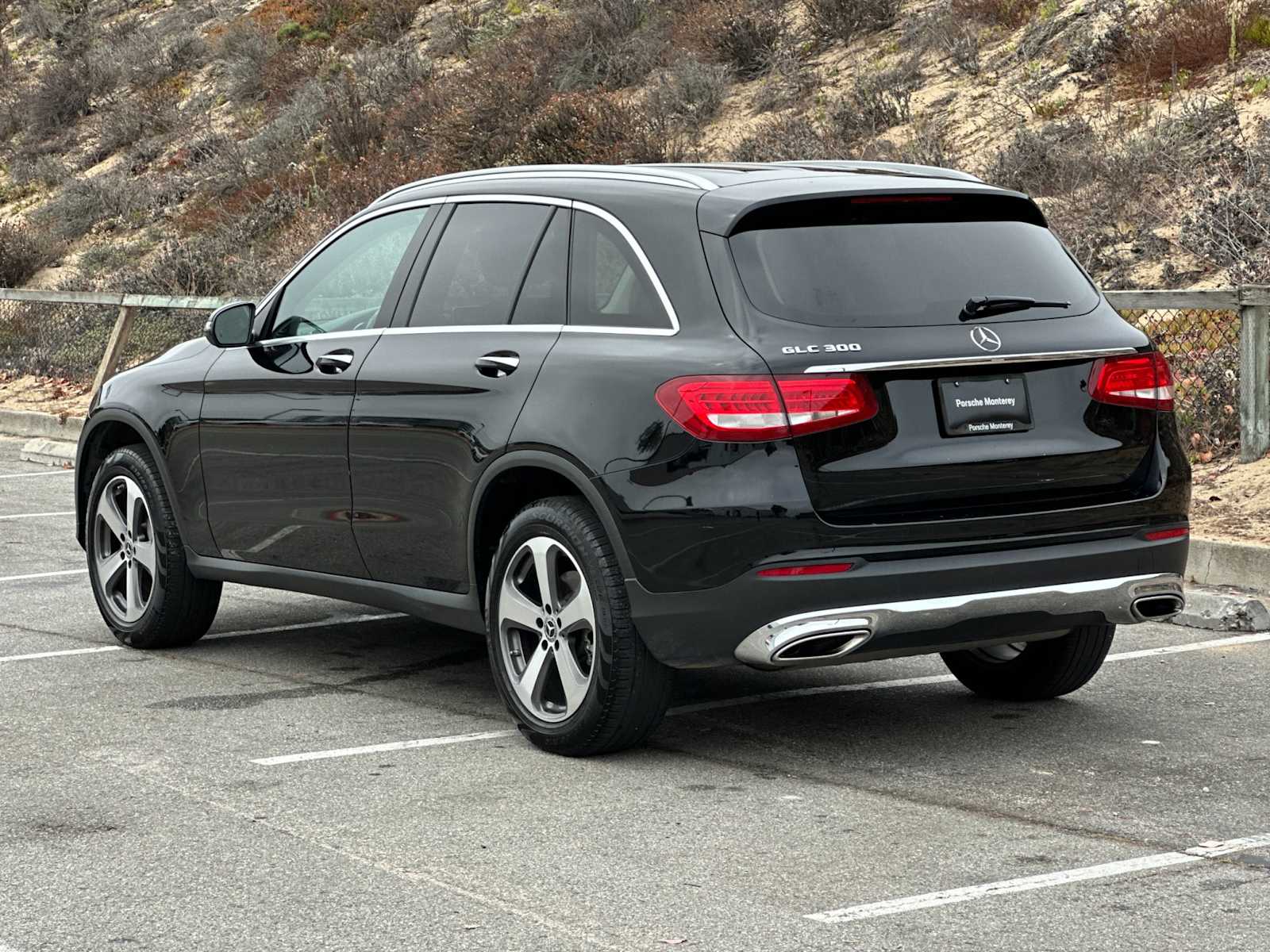 2018 Mercedes Benz GLC 300 photo 2