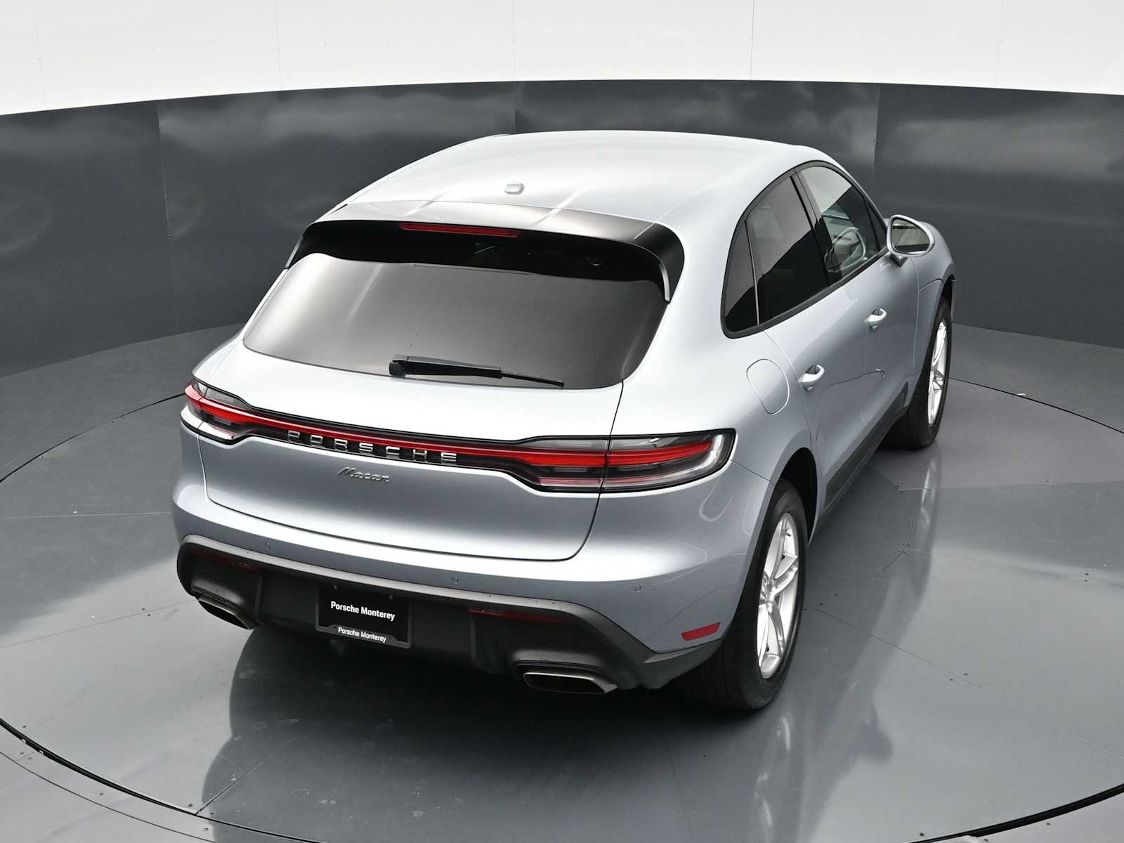 Thumbnail: 2025 Porsche Macan - 31