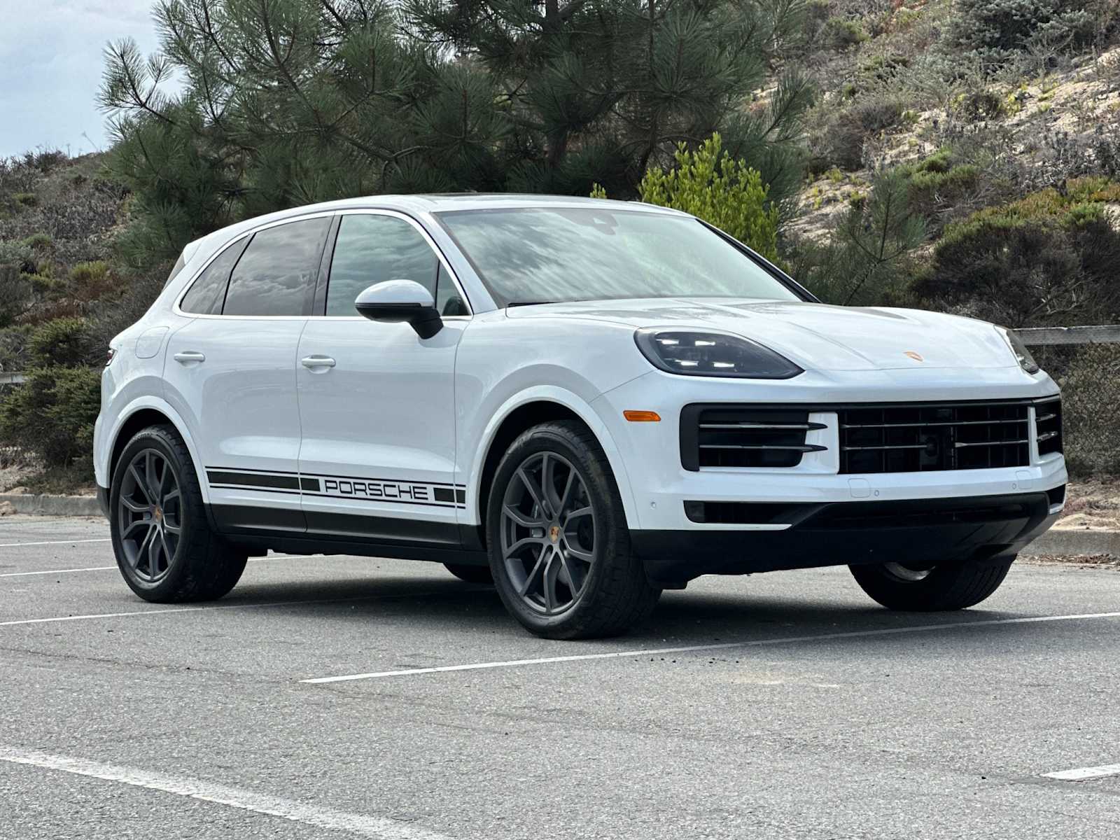 Thumbnail: 2025 Porsche Cayenne - 10