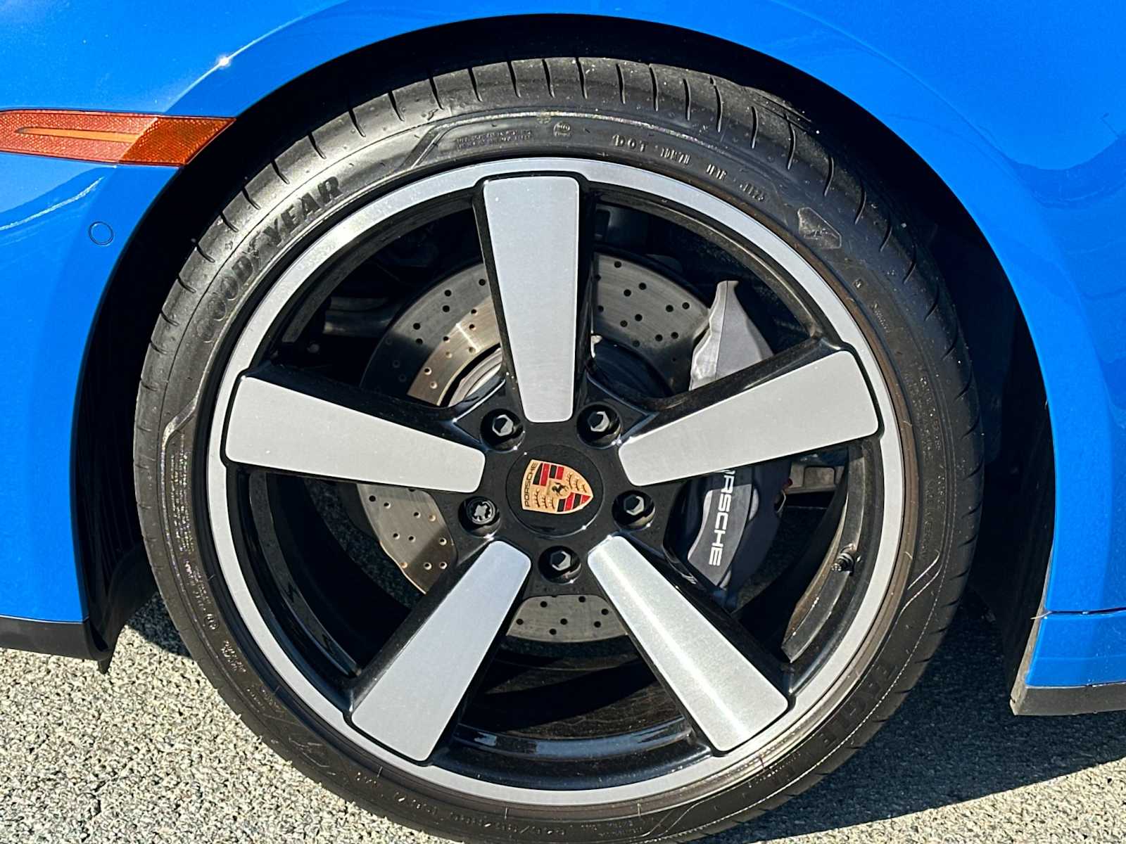 Thumbnail: 2025 Porsche 911 - 12