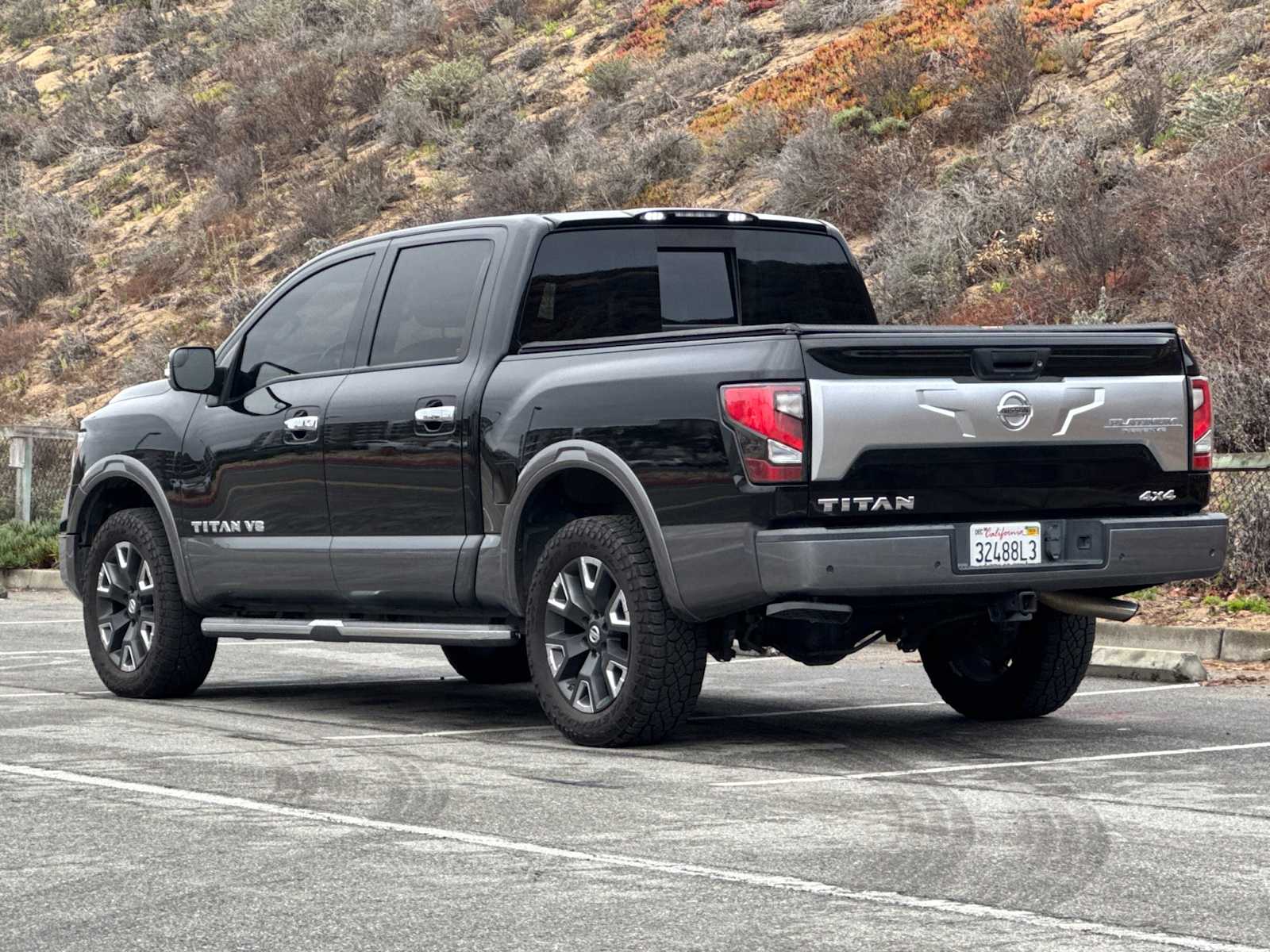 2020 Nissan Titan Platinum Reserve photo 3