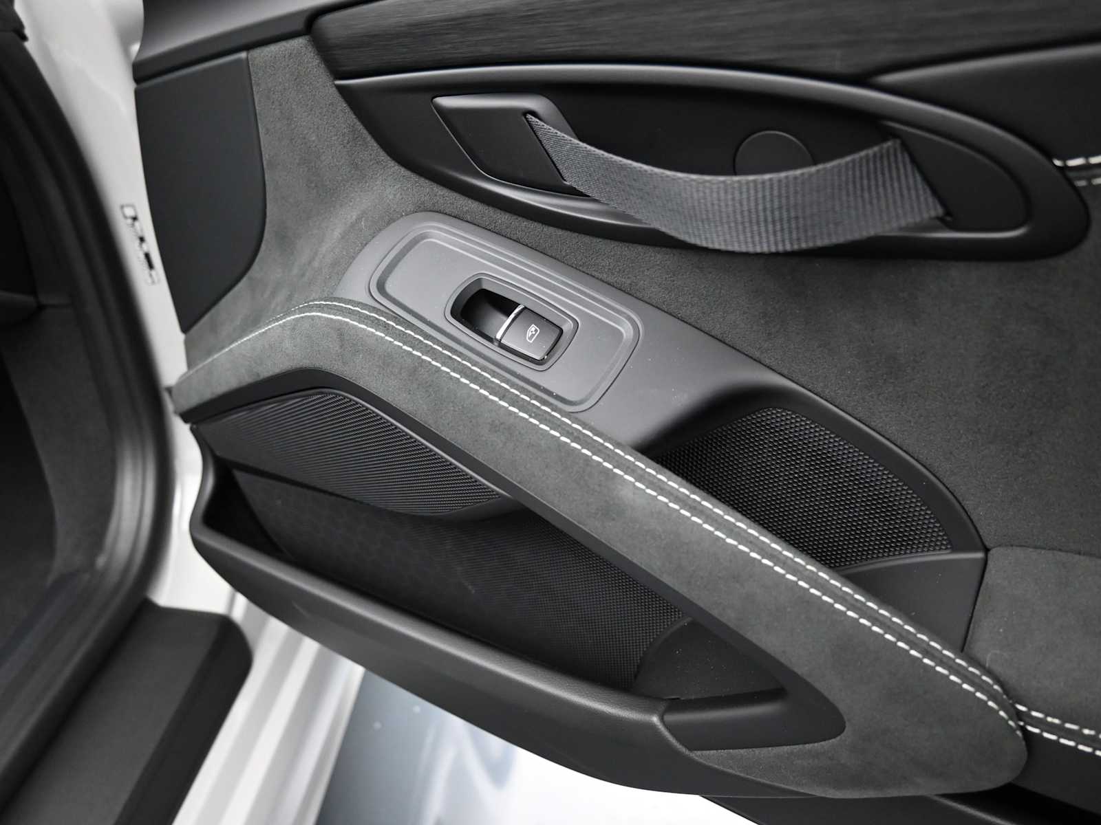 Thumbnail: 2023 Porsche  - 18