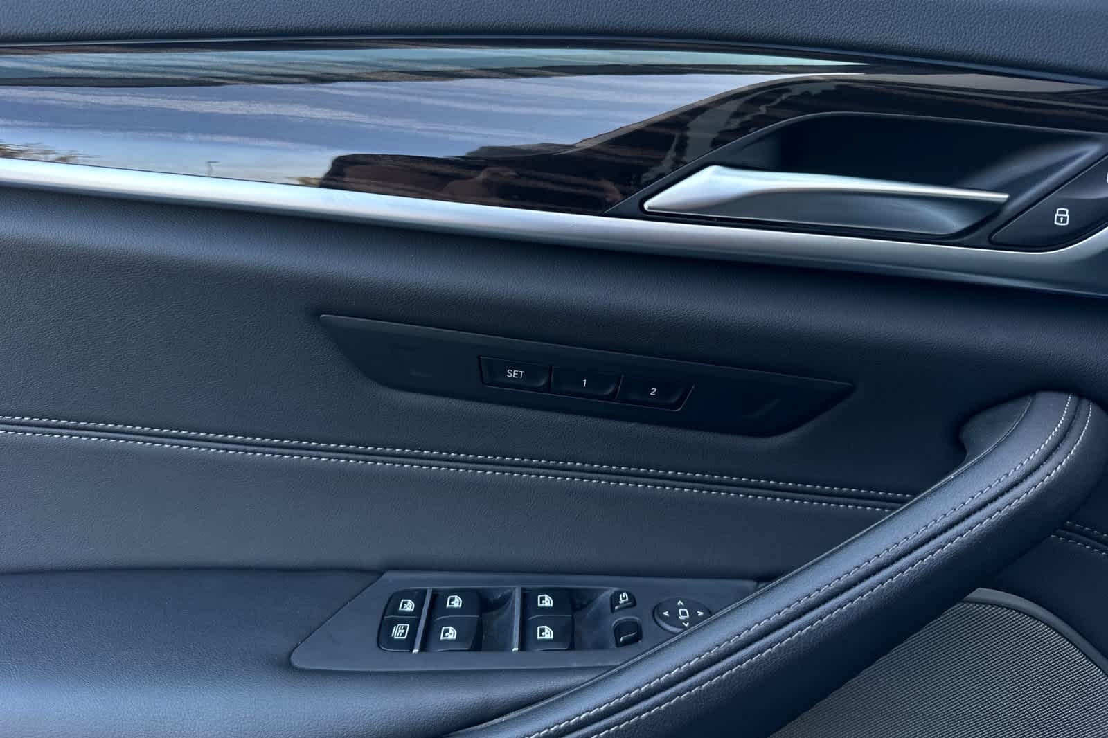 Thumbnail: 2022 BMW 5 Series - 12