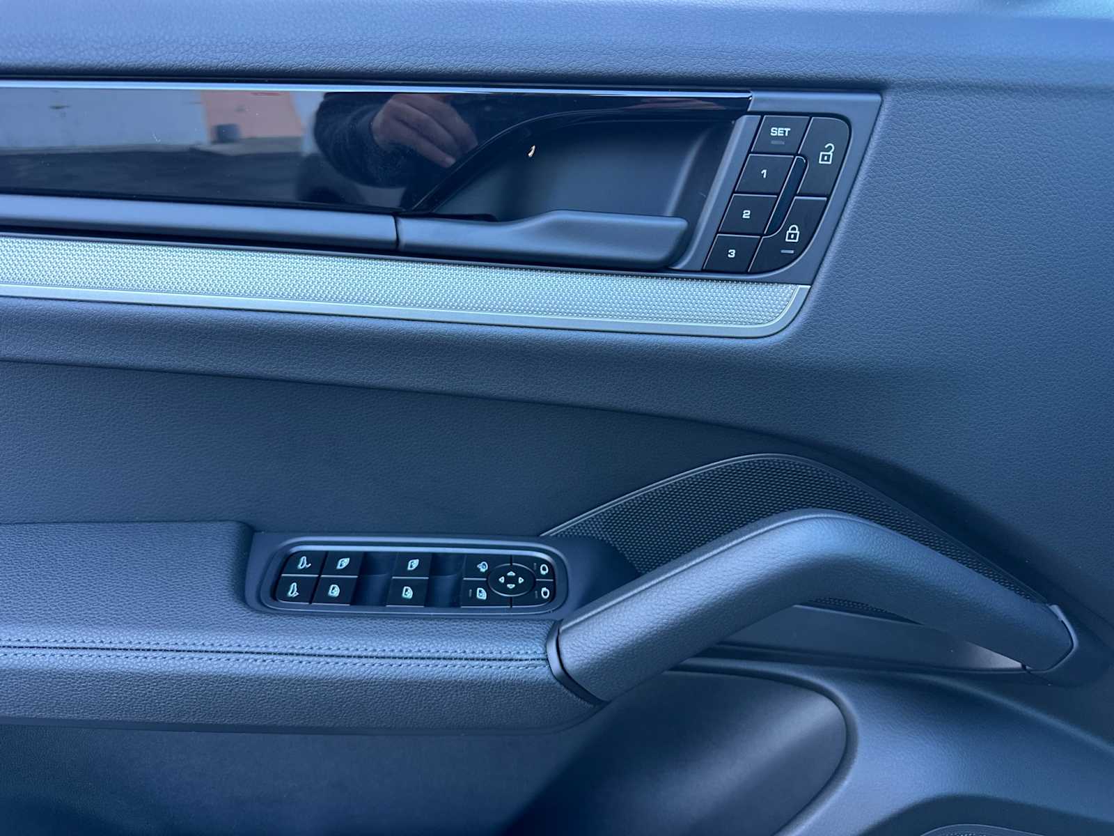 Thumbnail: 2026 Porsche Cayenne - 12