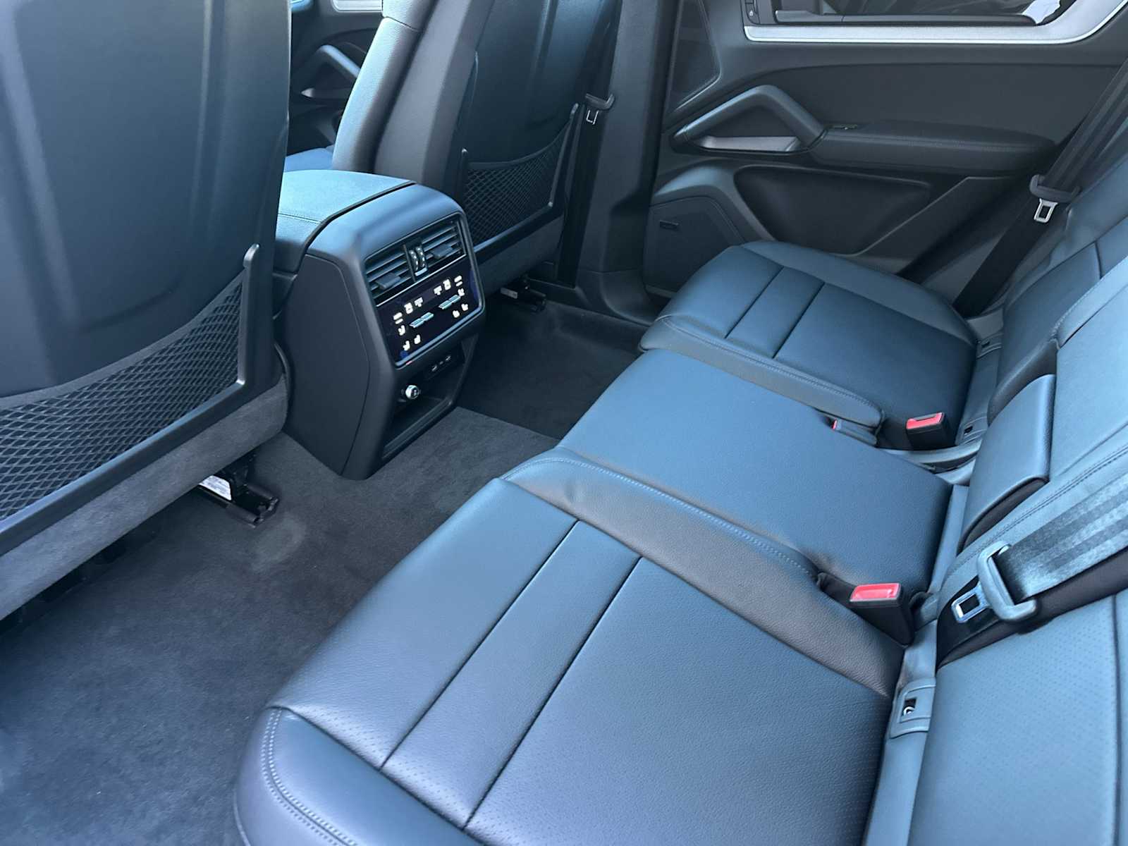 Thumbnail: 2026 Porsche Cayenne - 14