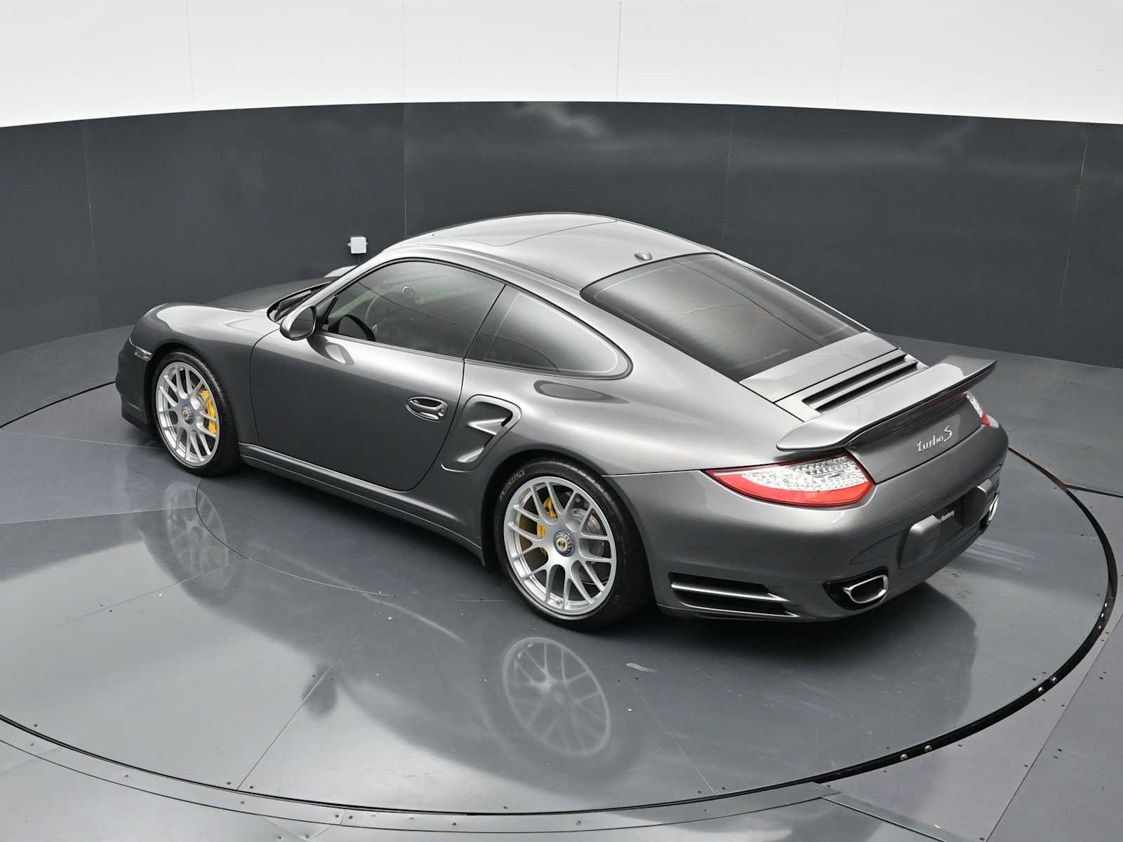 Thumbnail: 2013 Porsche 911 - 32