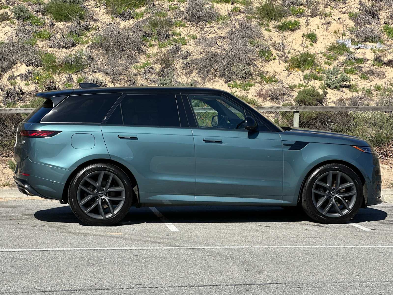Thumbnail: 2023 Land Rover Range Rover Sport - 9