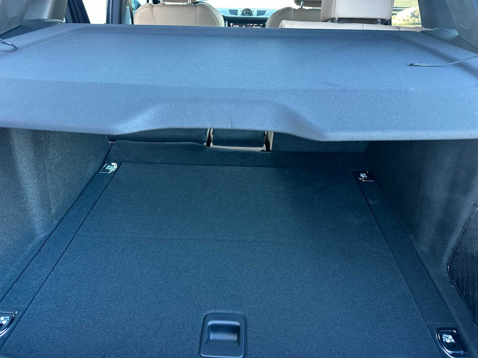 Thumbnail: 2026 Porsche Macan - 16