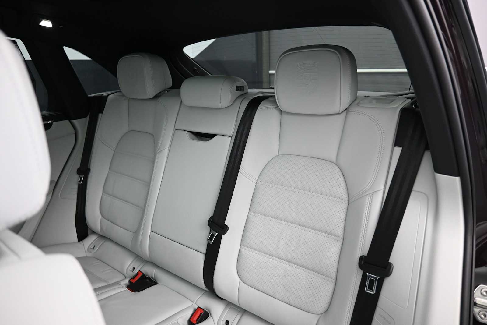 Thumbnail: 2026 Porsche Macan - 18