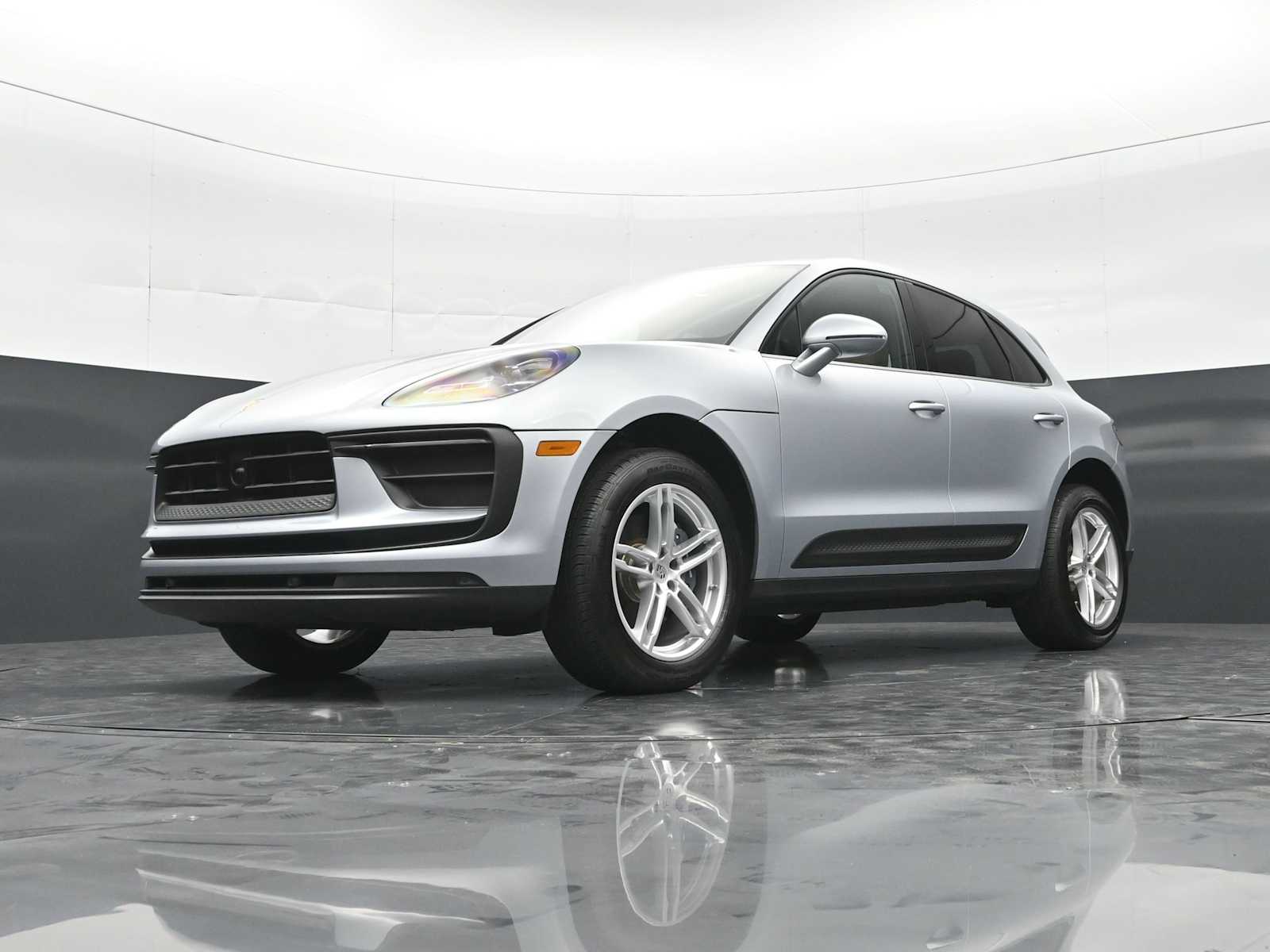 2025 Porsche Macan Base - Photo 36