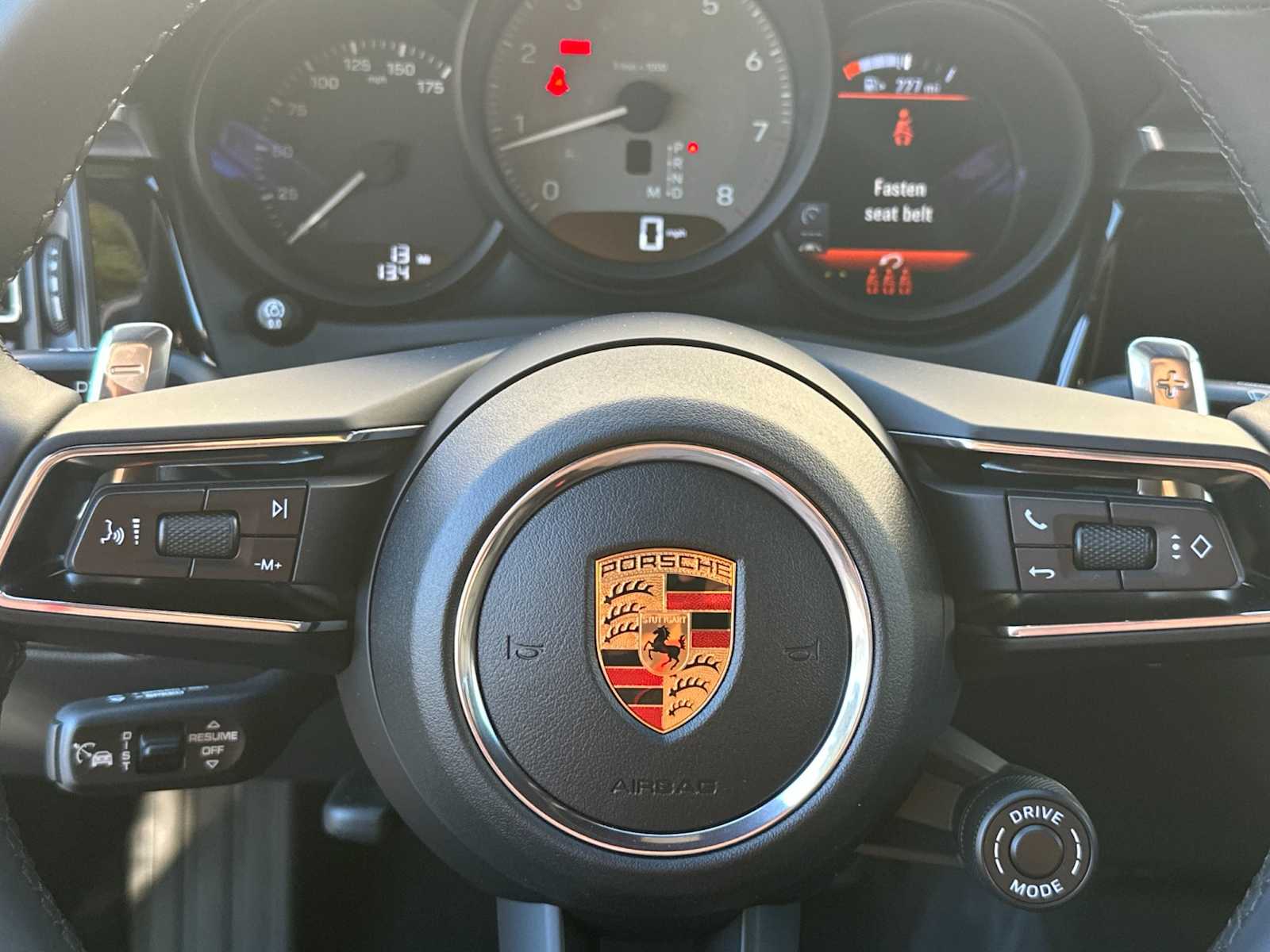 Thumbnail: 2026 Porsche Macan - 25