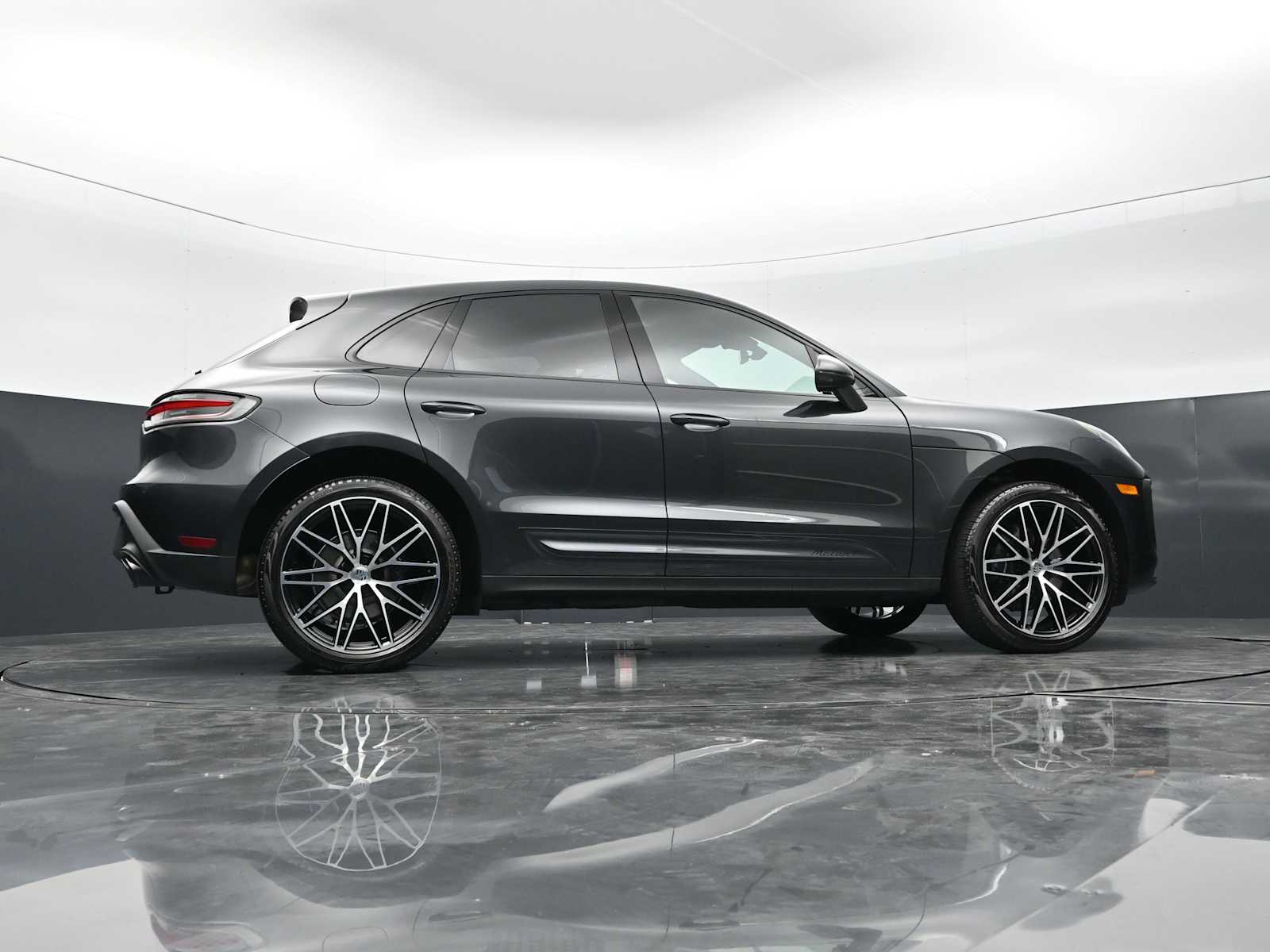 Thumbnail: 2025 Porsche Macan - 44
