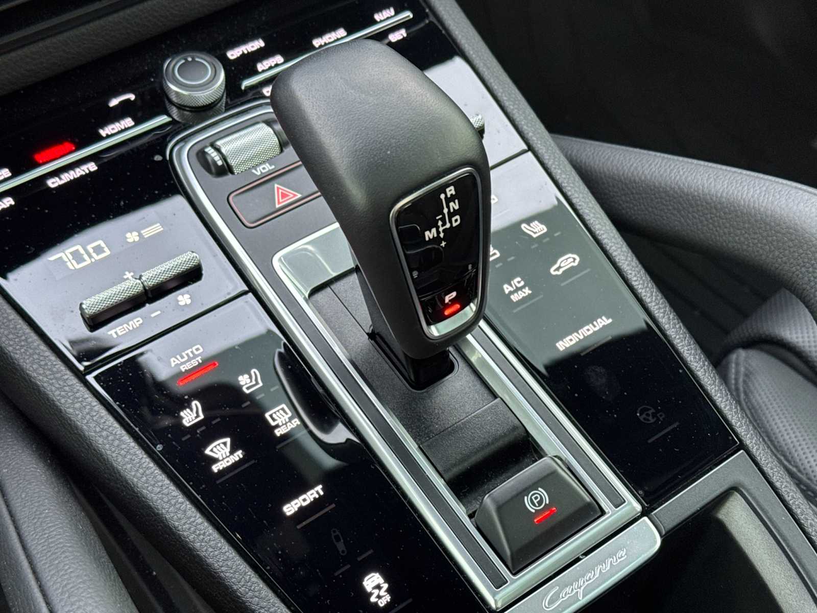 Thumbnail: 2022 Porsche Cayenne - 23