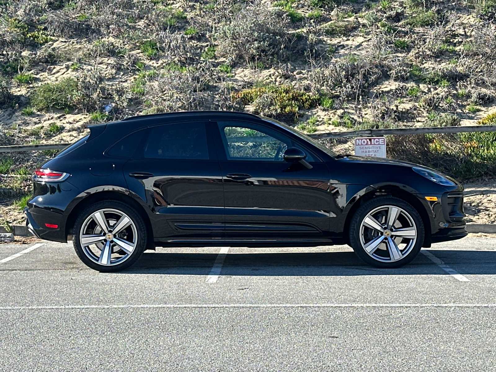 Thumbnail: 2025 Porsche Macan - 9