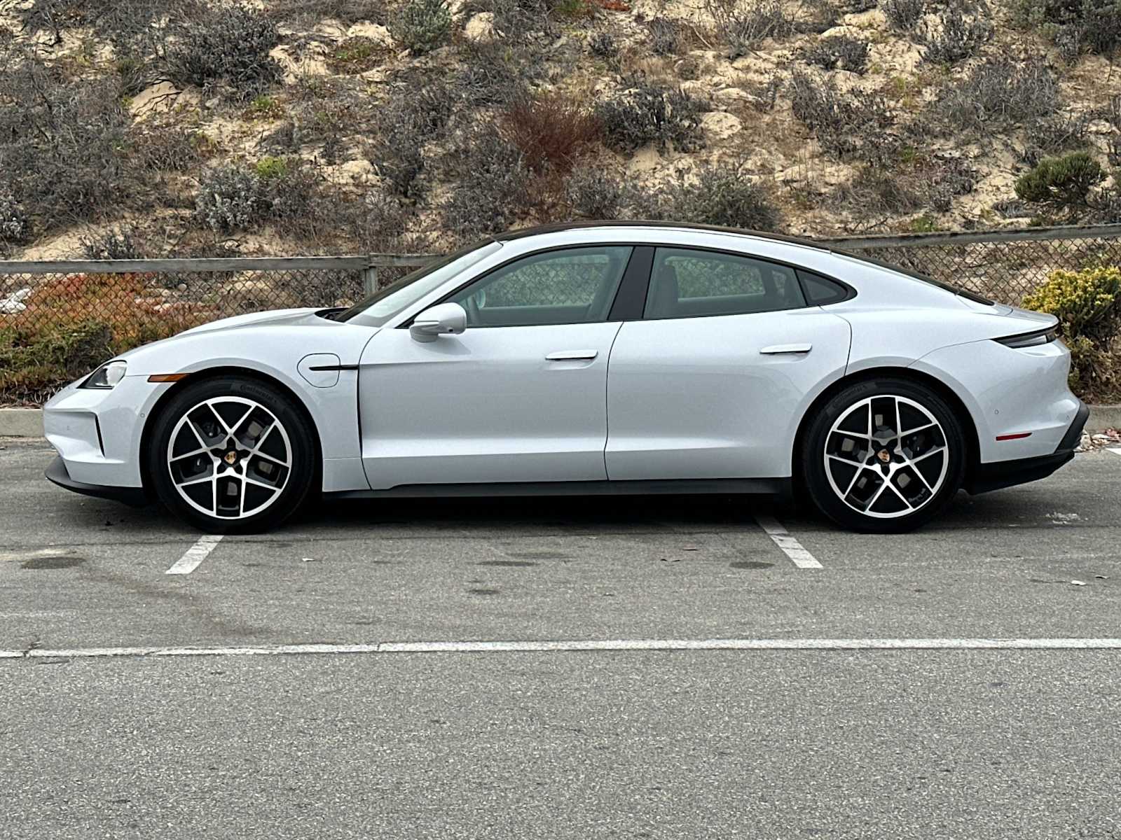 Thumbnail: 2025 Porsche Taycan - 2