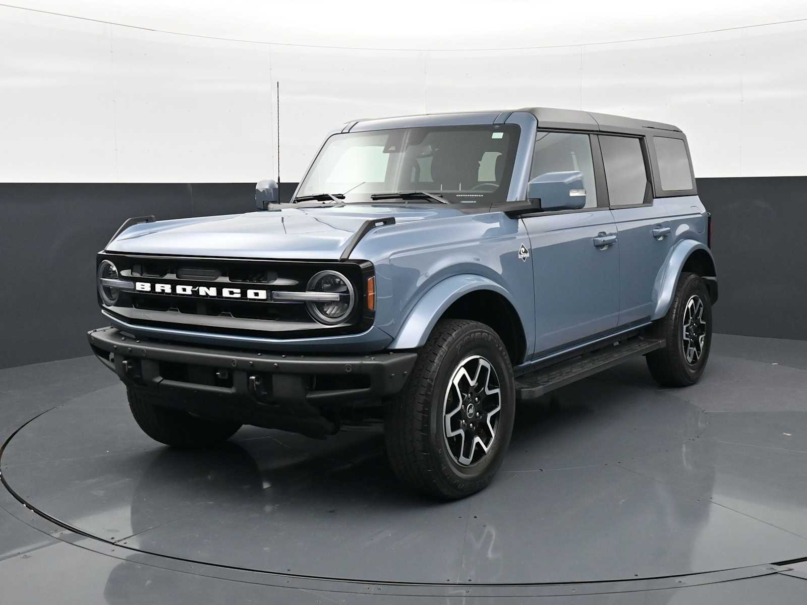 2023 Ford Bronco Outer Banks 4x4's photo