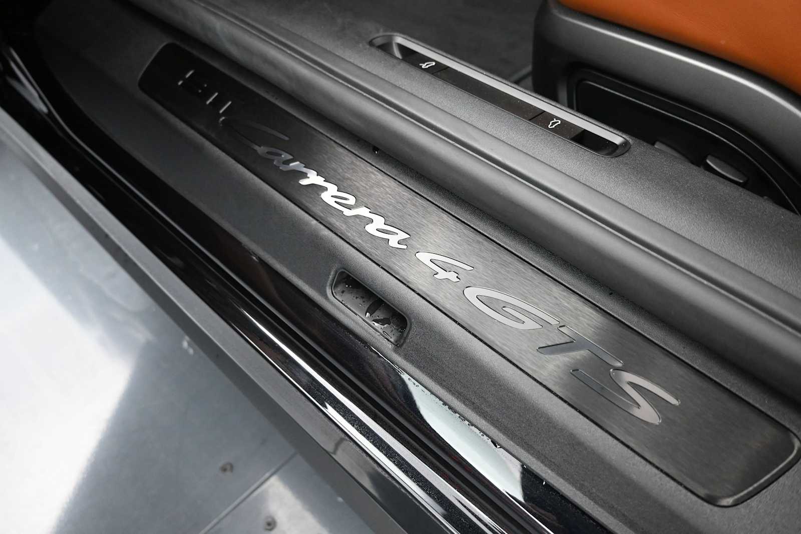 Thumbnail: 2026 Porsche 911 - 16