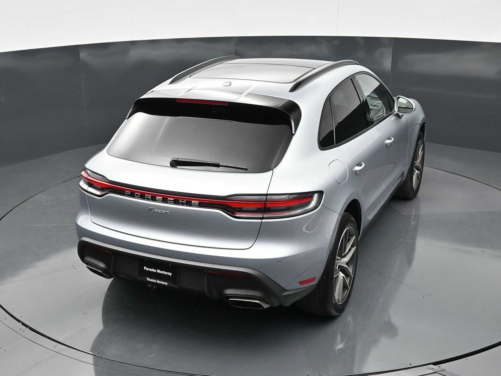 Thumbnail: 2026 Porsche Macan - 38
